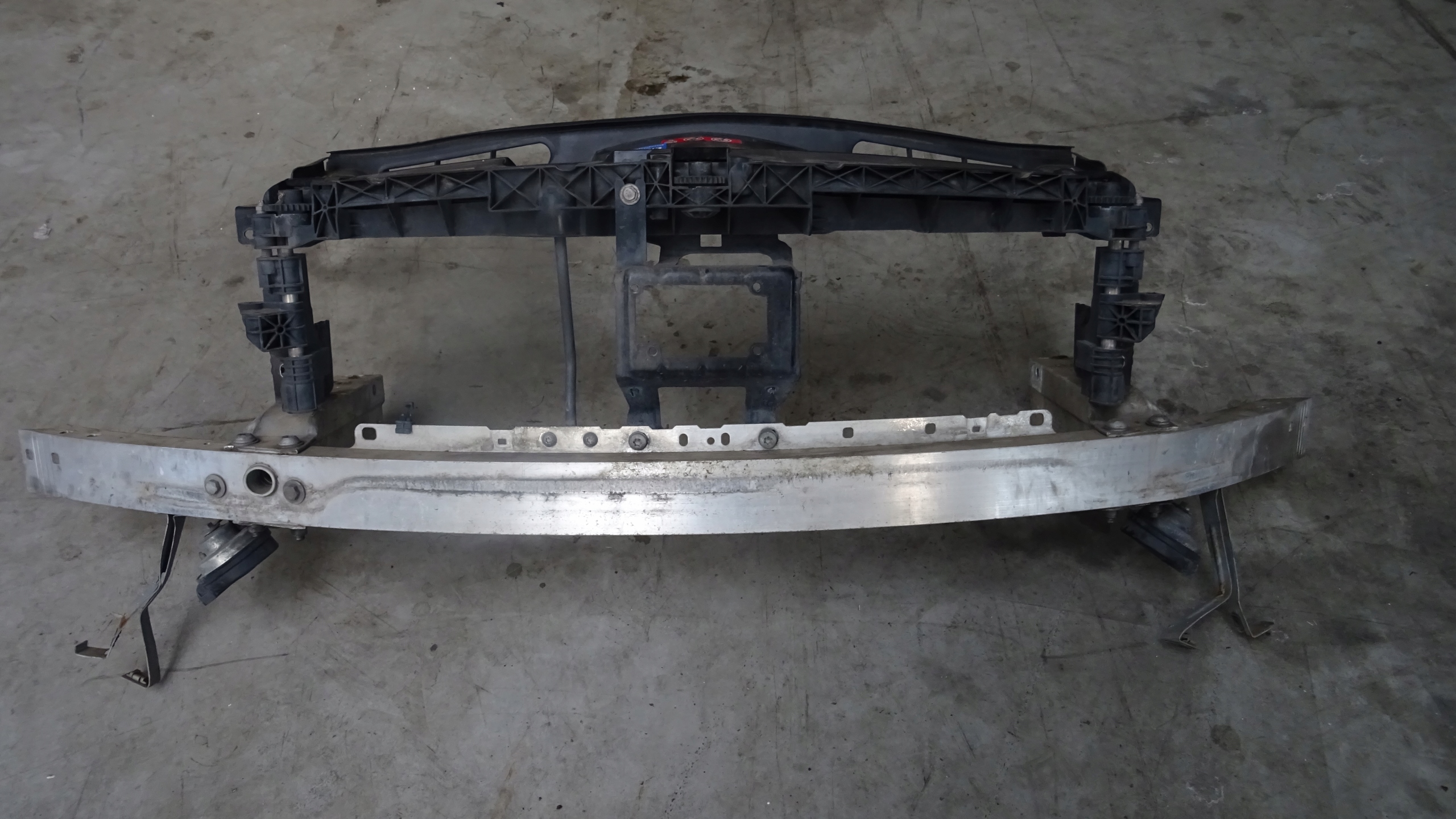 bar, wall front MERCEDES W212 AMG NR M519