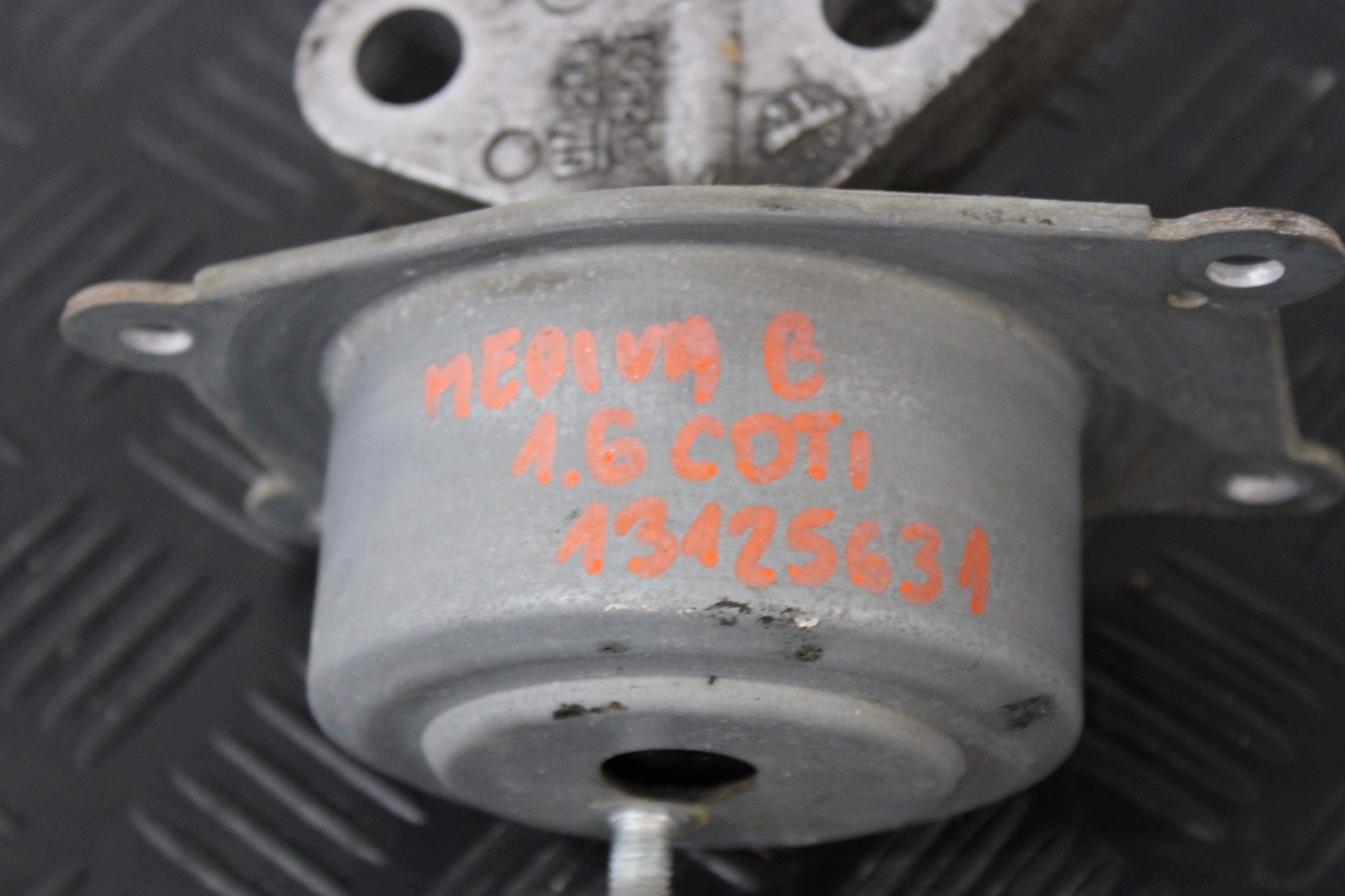 holder engine mount 13125631 OPEL MERIVA B LIFT 1.6 CDTI