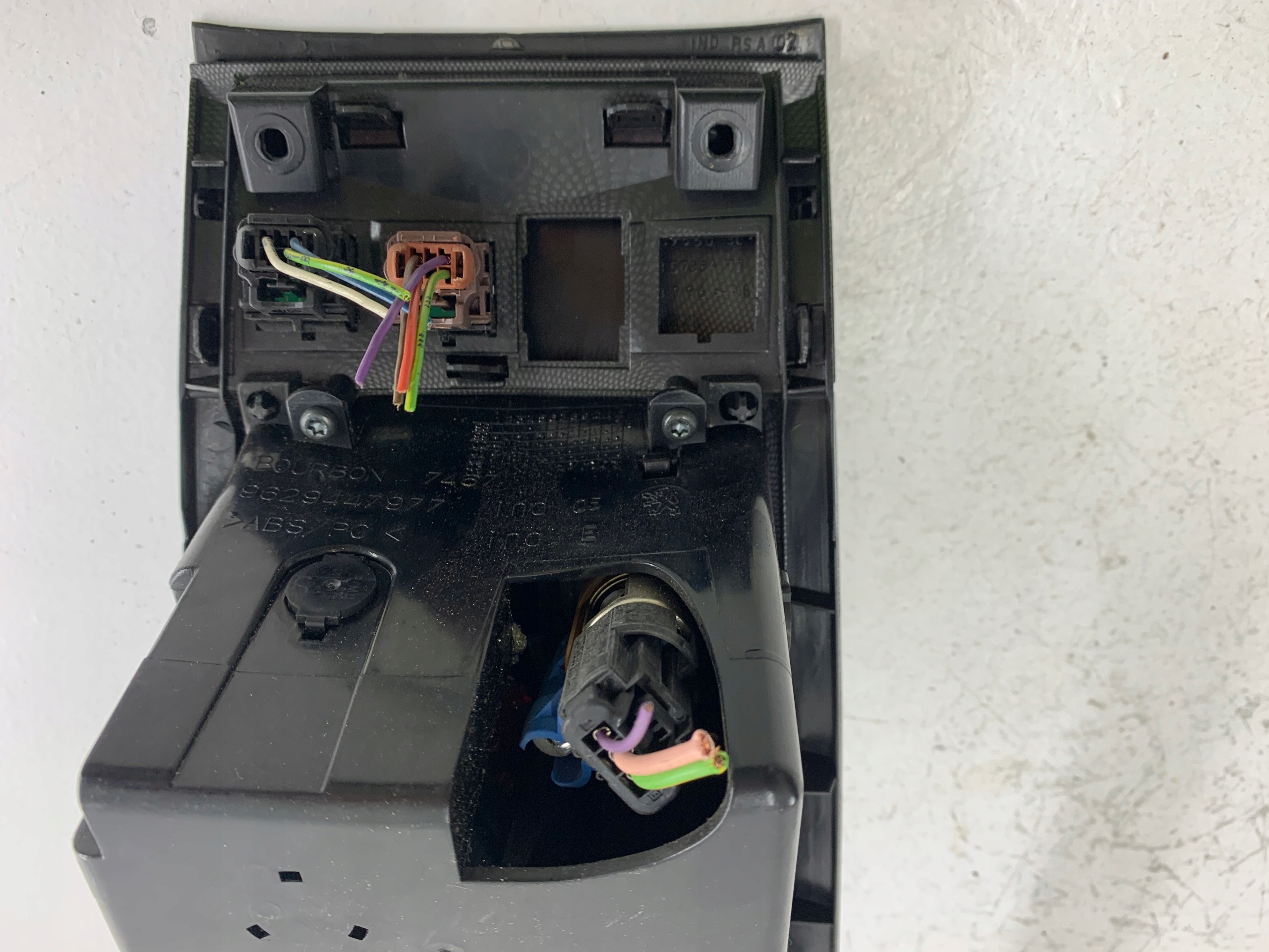 PEUGEOT 607 PANEL TUNEL Moyenne Console 9629448077