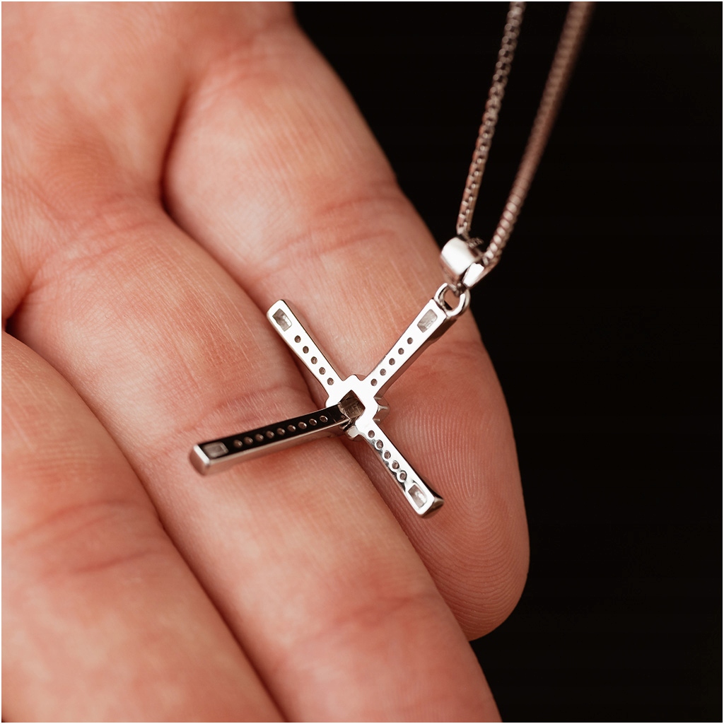 Naszyjnik krzyżyk Vin Diesel Toretto srebro 925 Cechy możliwość wykonania graweru
