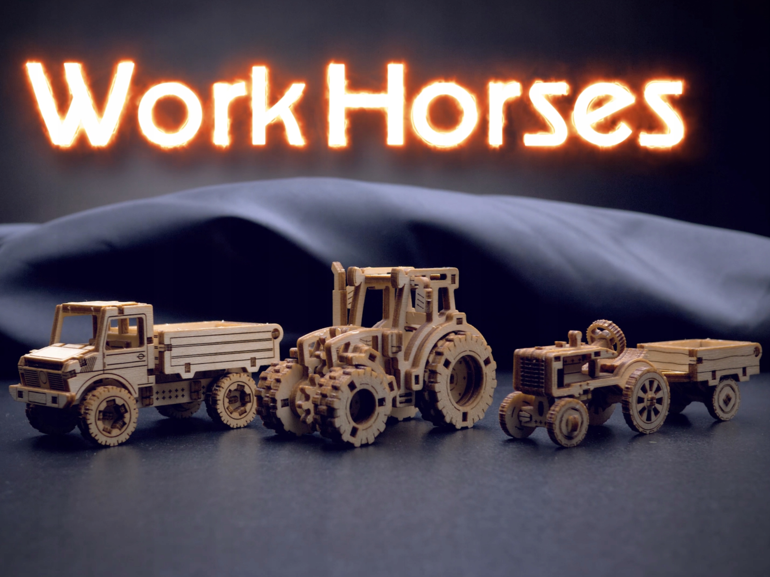 DREWNIANE MODELE DO SKŁADANIA Traktor mechaniczny Liczba elementów 60