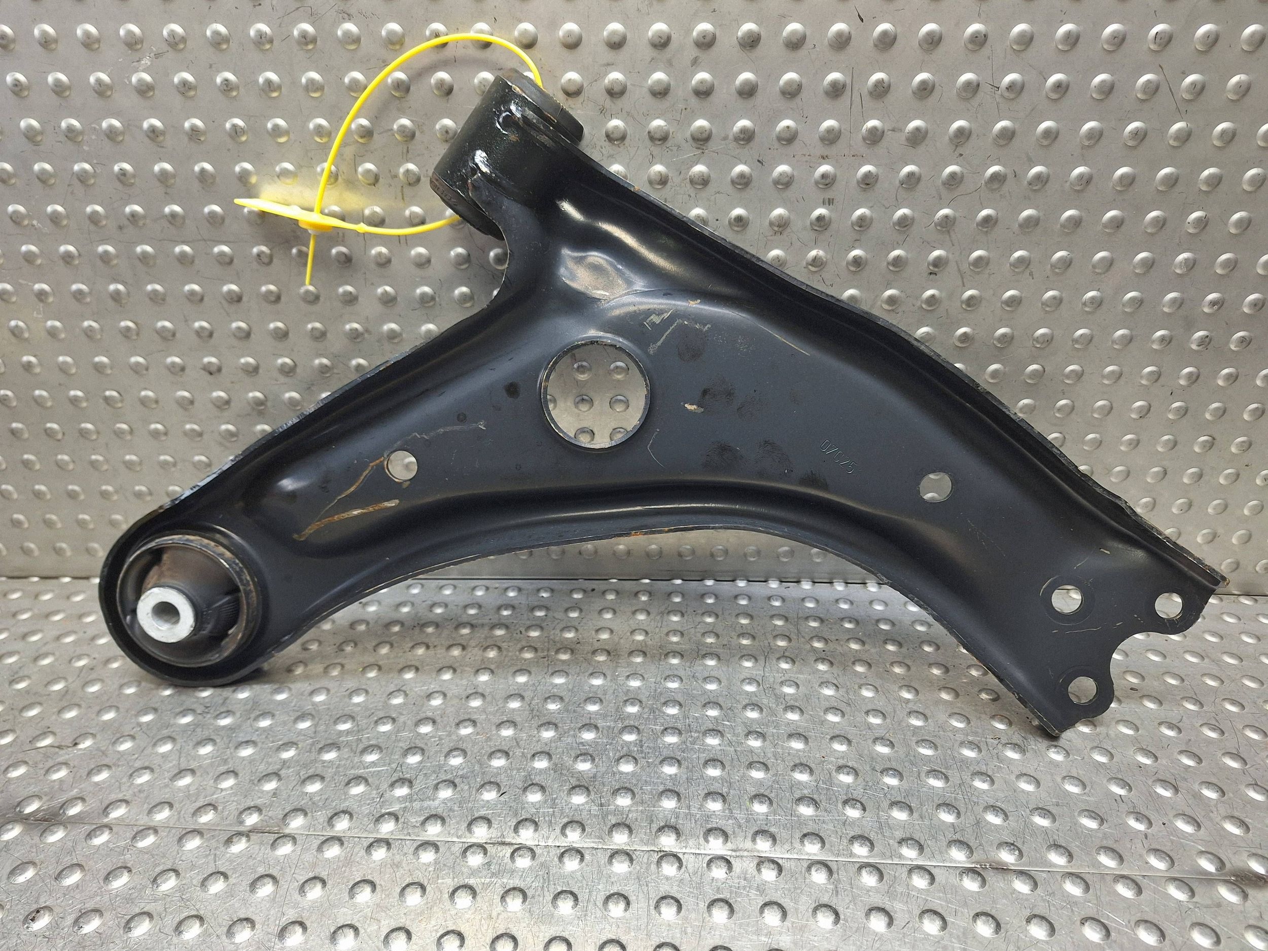 arm left front TOYOTA AYGO X 22-26 48606K0020