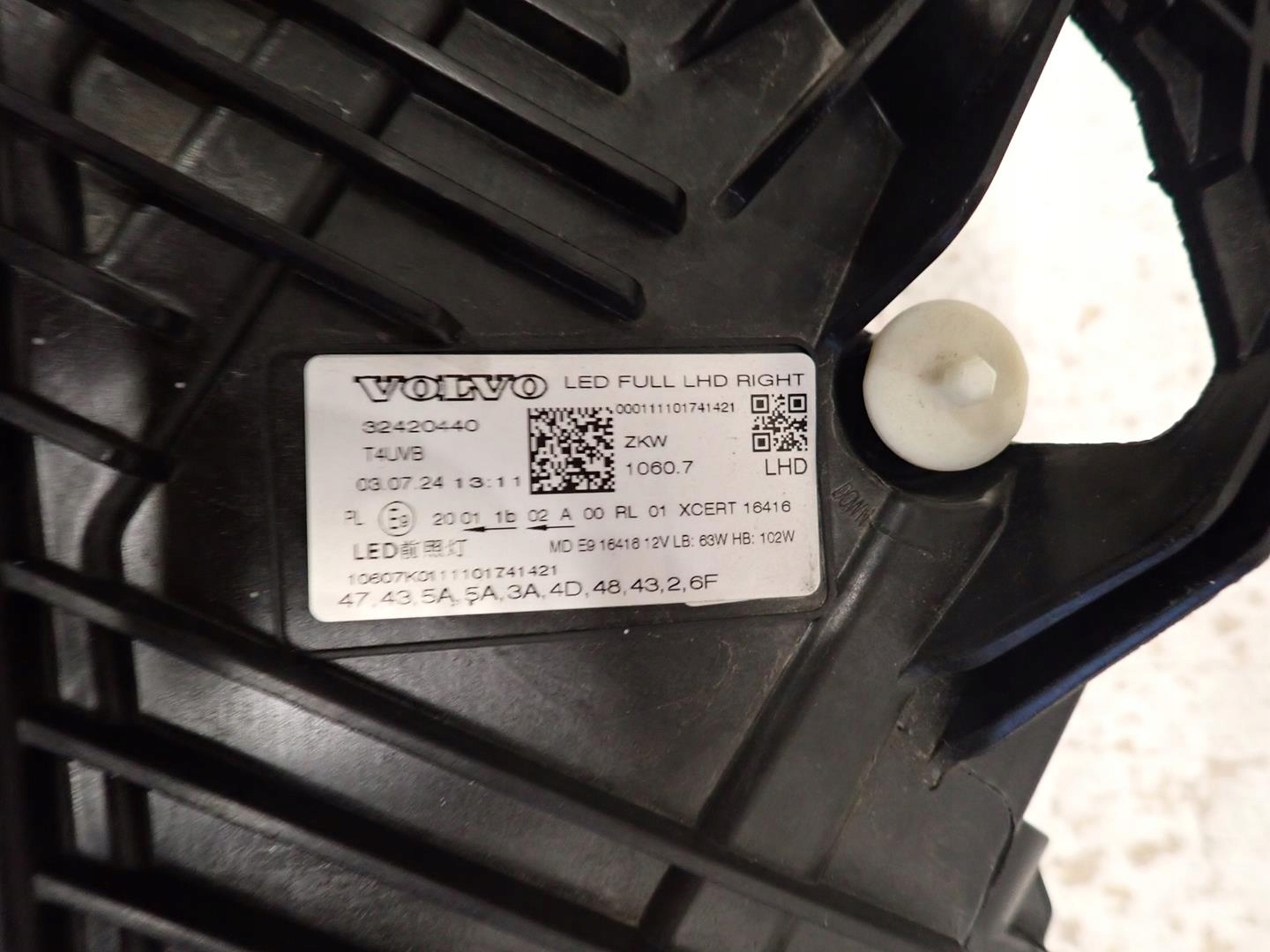 light front front right VOLVO XC60 II LIFT 2020- FULL LED 32420440