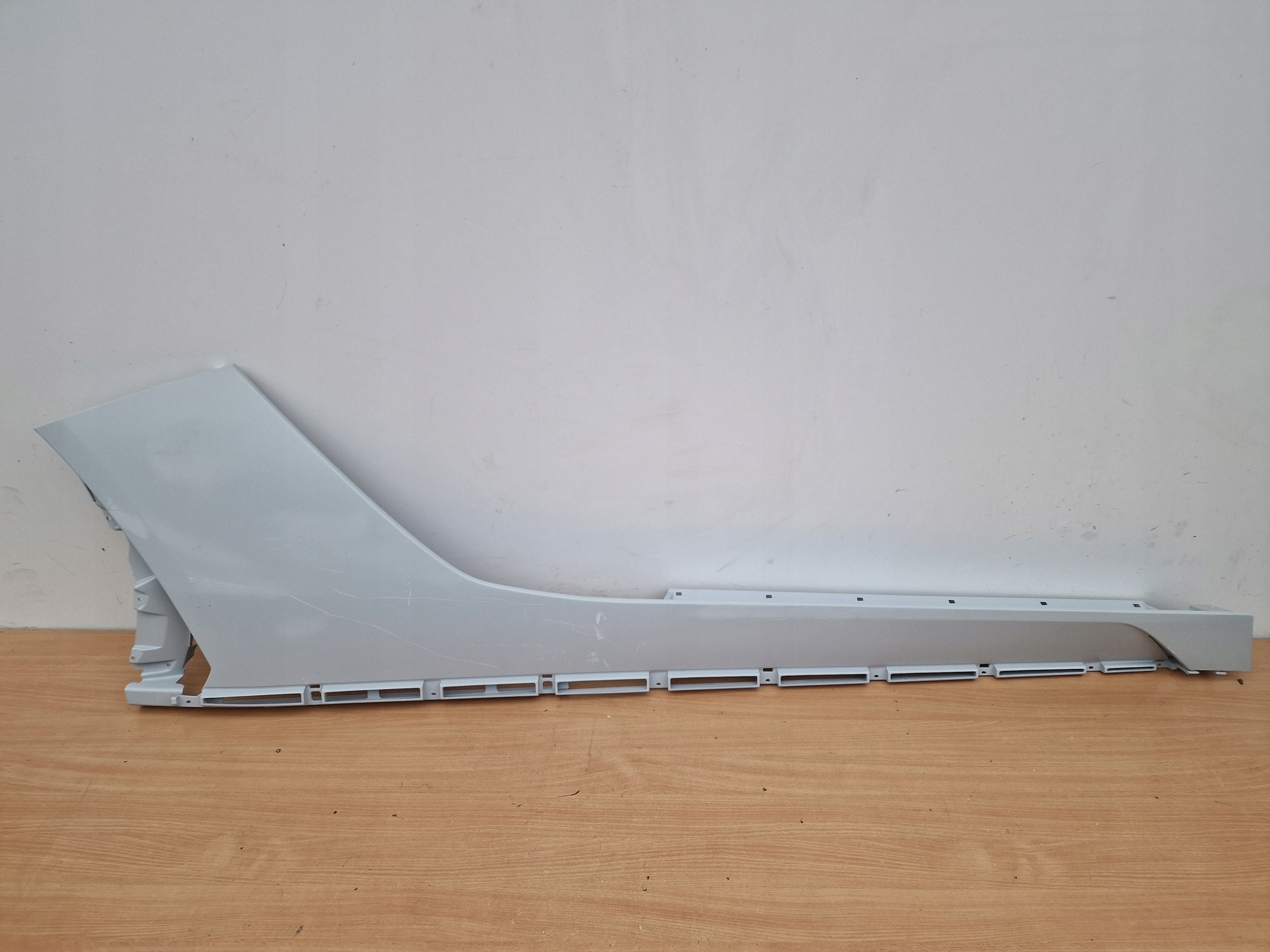 LAMBORGHINI AVENTADOR S right threshold moulding cap