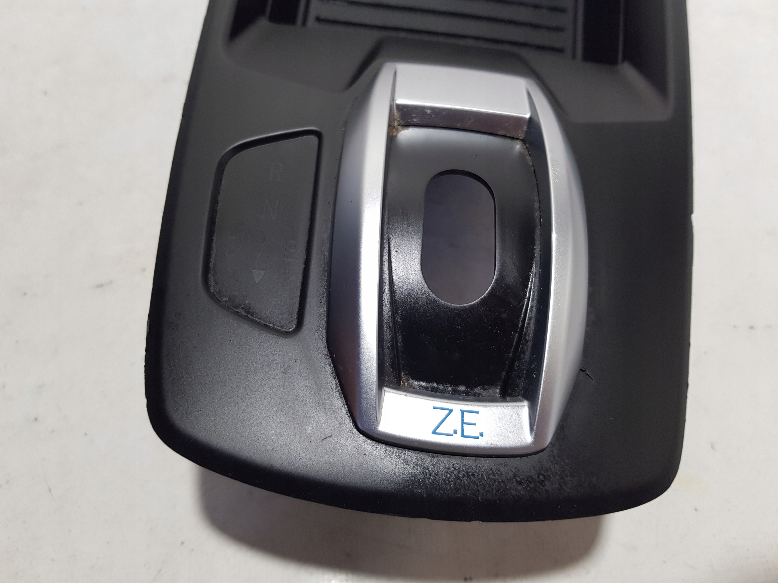 frame SRODKOWEGO TUNELU RENAULT ZOE TUNEL central USB