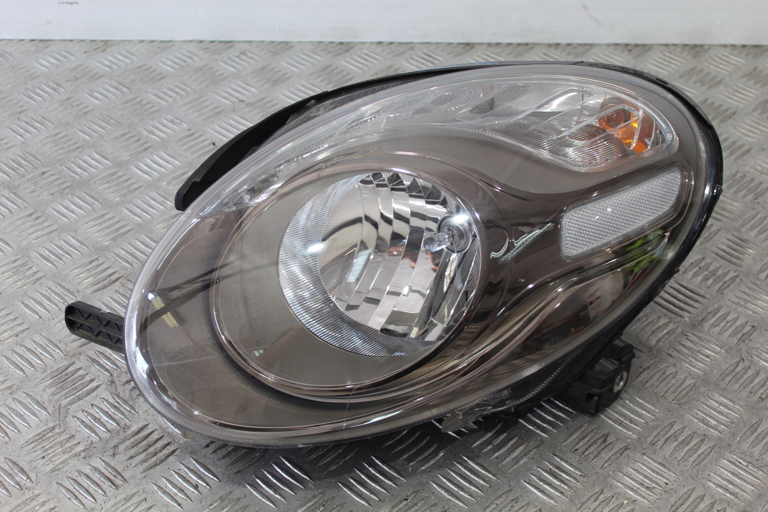 light left front FIAT 500L CROSS