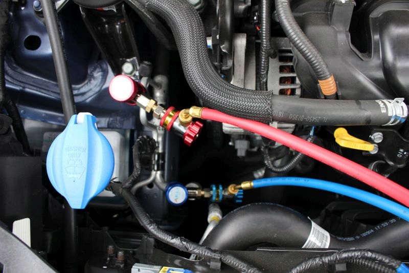 Zestaw szybkozłączek R1234yf + redukcje na R134a EAN (GTIN) 5903957747552