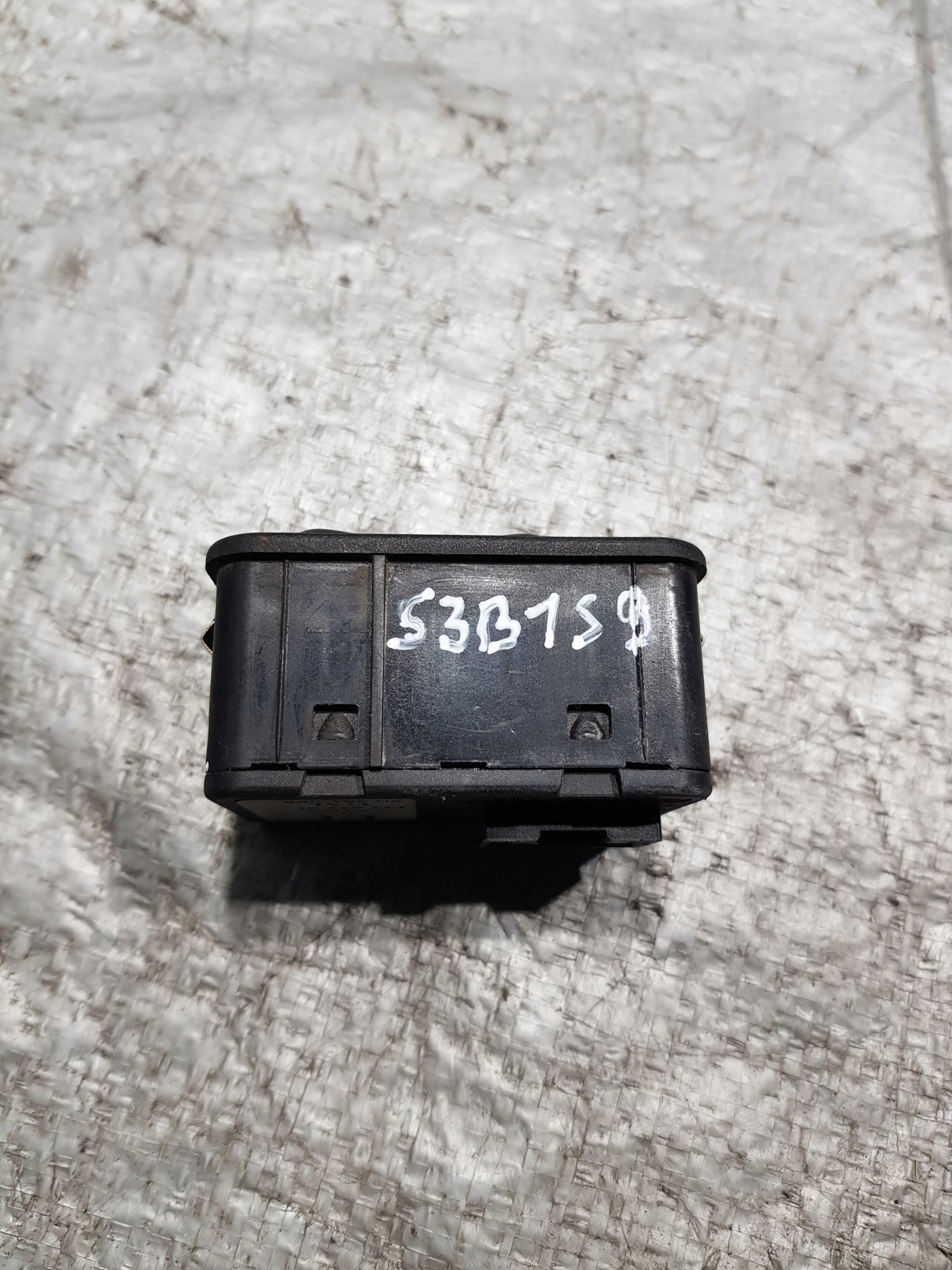 window control switch OPEL ASTRA 13363201 90561088