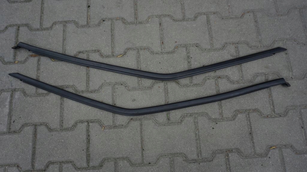 VOLVO XC40 - moulding door dust rear part