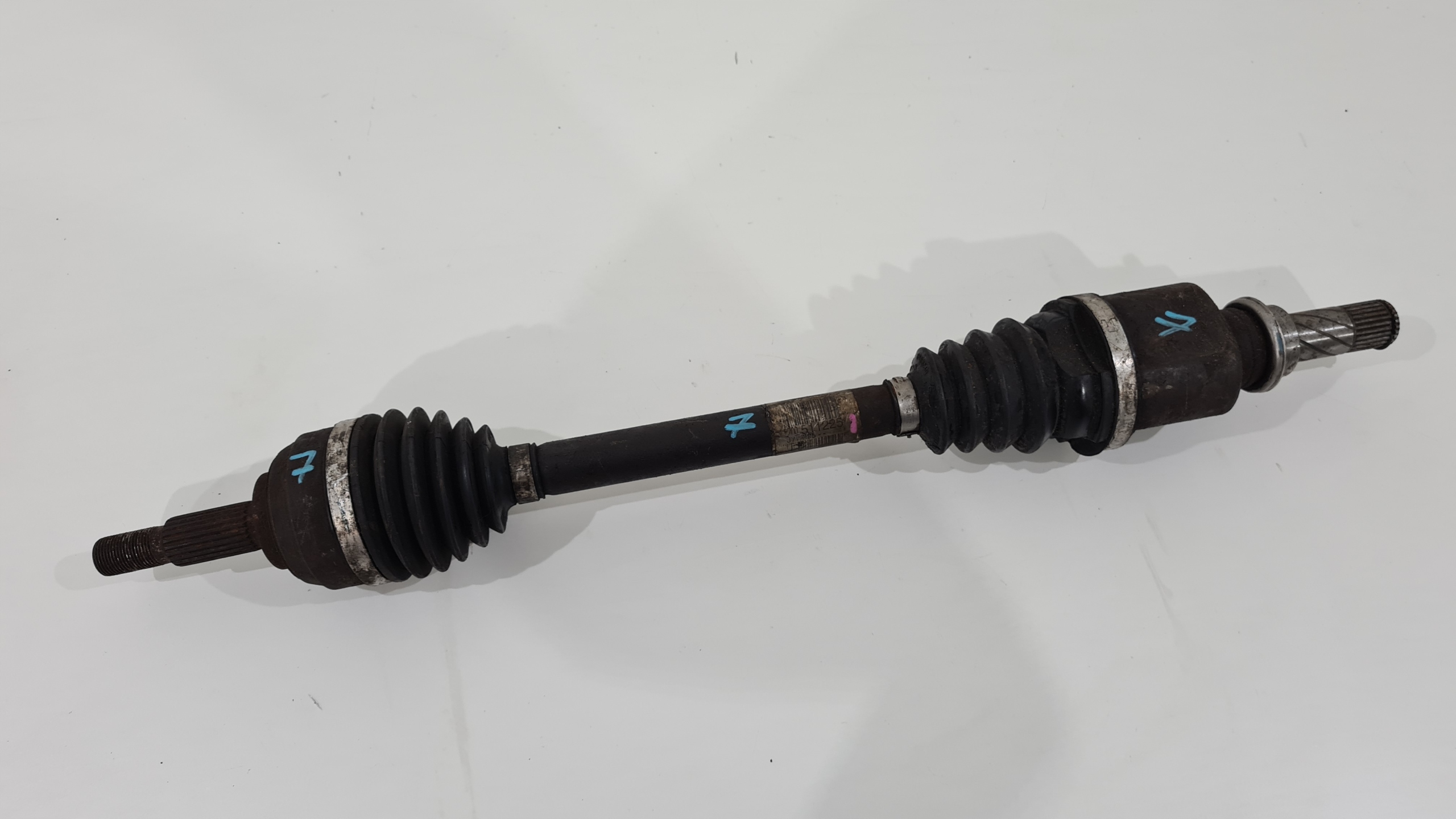 semi-axis left RENAULT MODUS 1.4 16V 8200511225