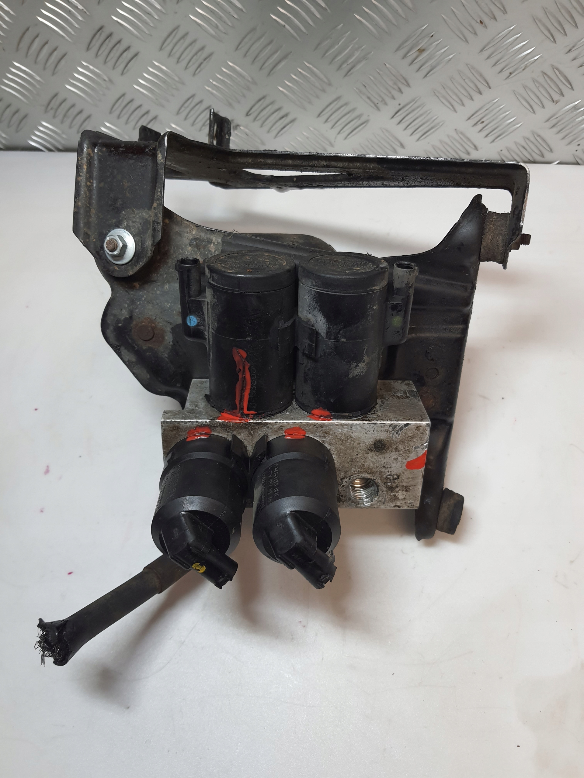 BLOK ZAWÓR ABC GRUSZKA MERCEDES W215 W220 2203200358 2203280031