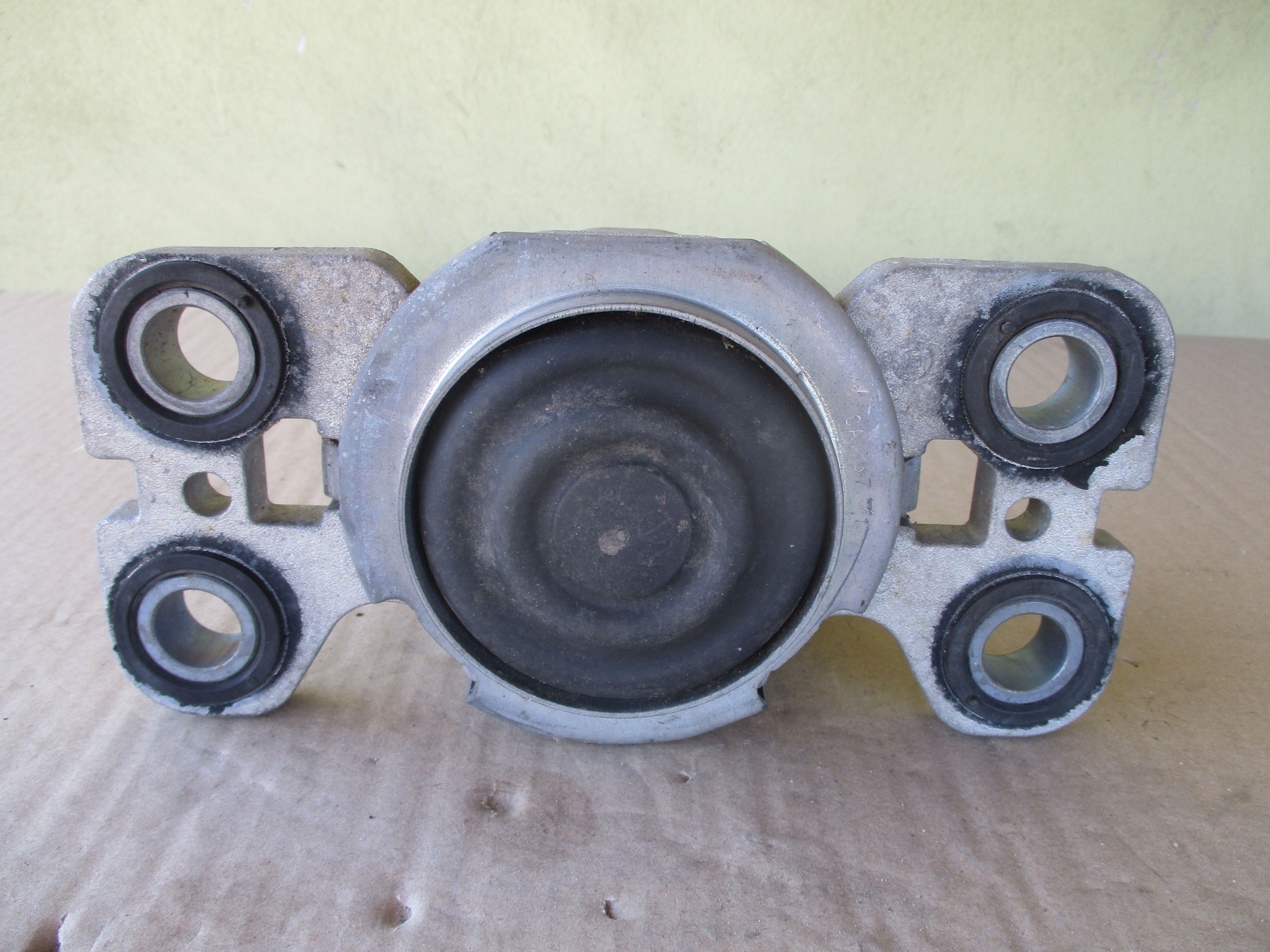 лапа Двигателя BJ32-7M121-AC Range Rover Evoque