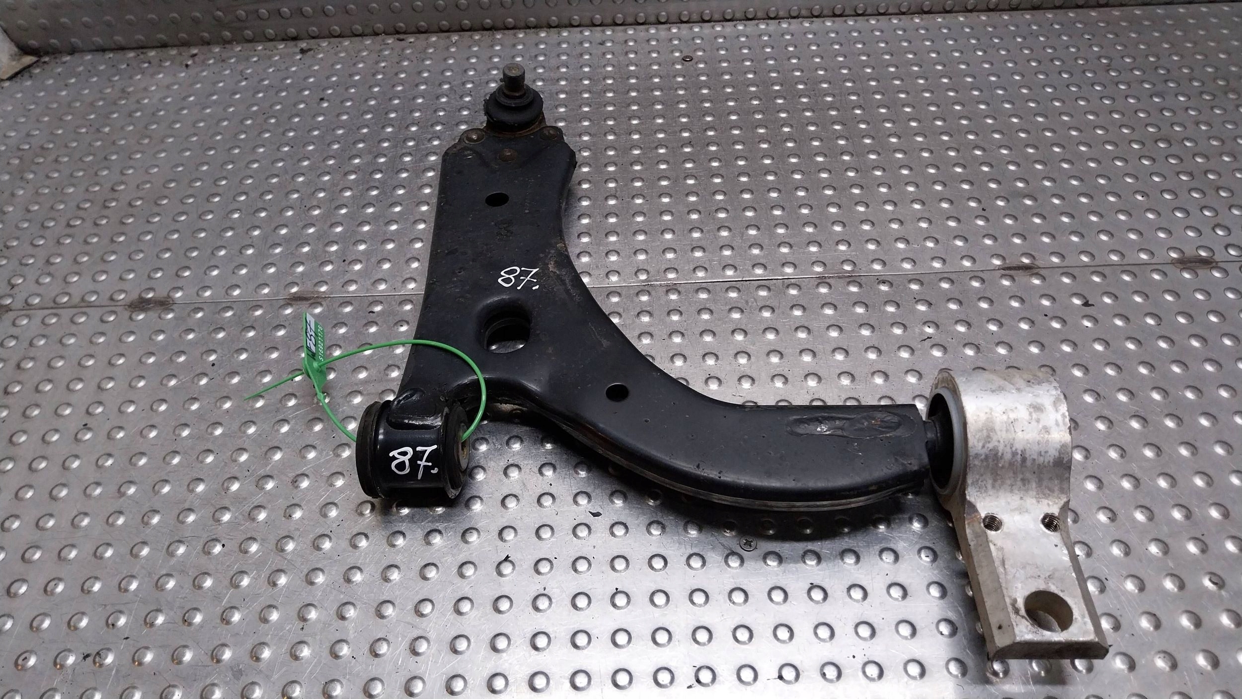 arm right front 2S61-3042-DA FORD FIESTA FUSION MK6
