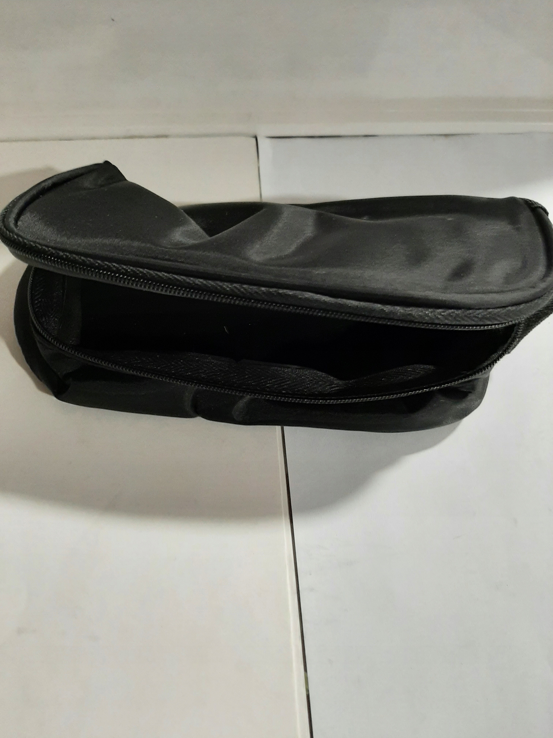 Kosmetyczka Mała Czarna E65