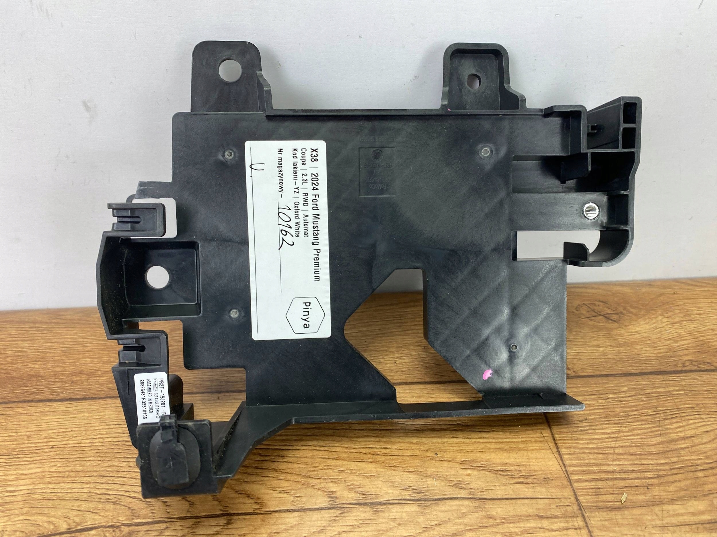 Support plaque Navigation Ford Mustang VII MK7 S650 2024+