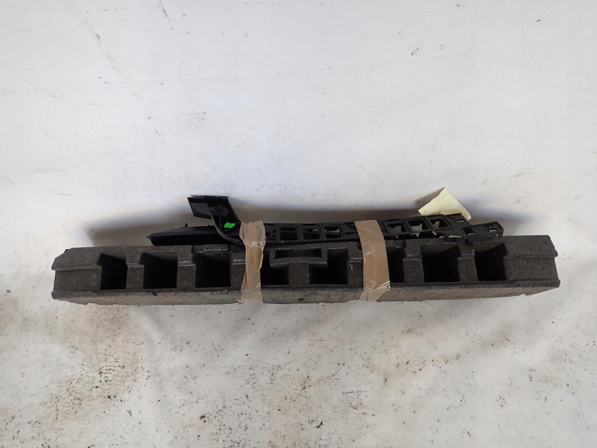 SKODA RAPID 12-19 Supporto PIANKA ABSORBER Paraurti posteriore