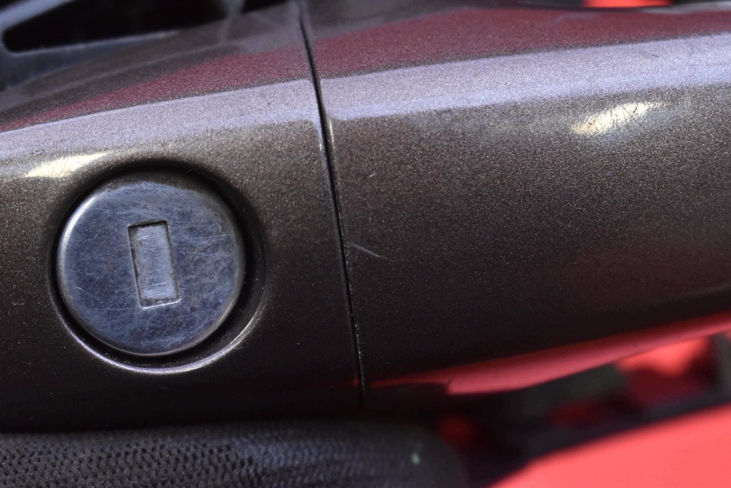 handle left front front BRAZOWA 9807652980U PEUGEOT 301 12-17