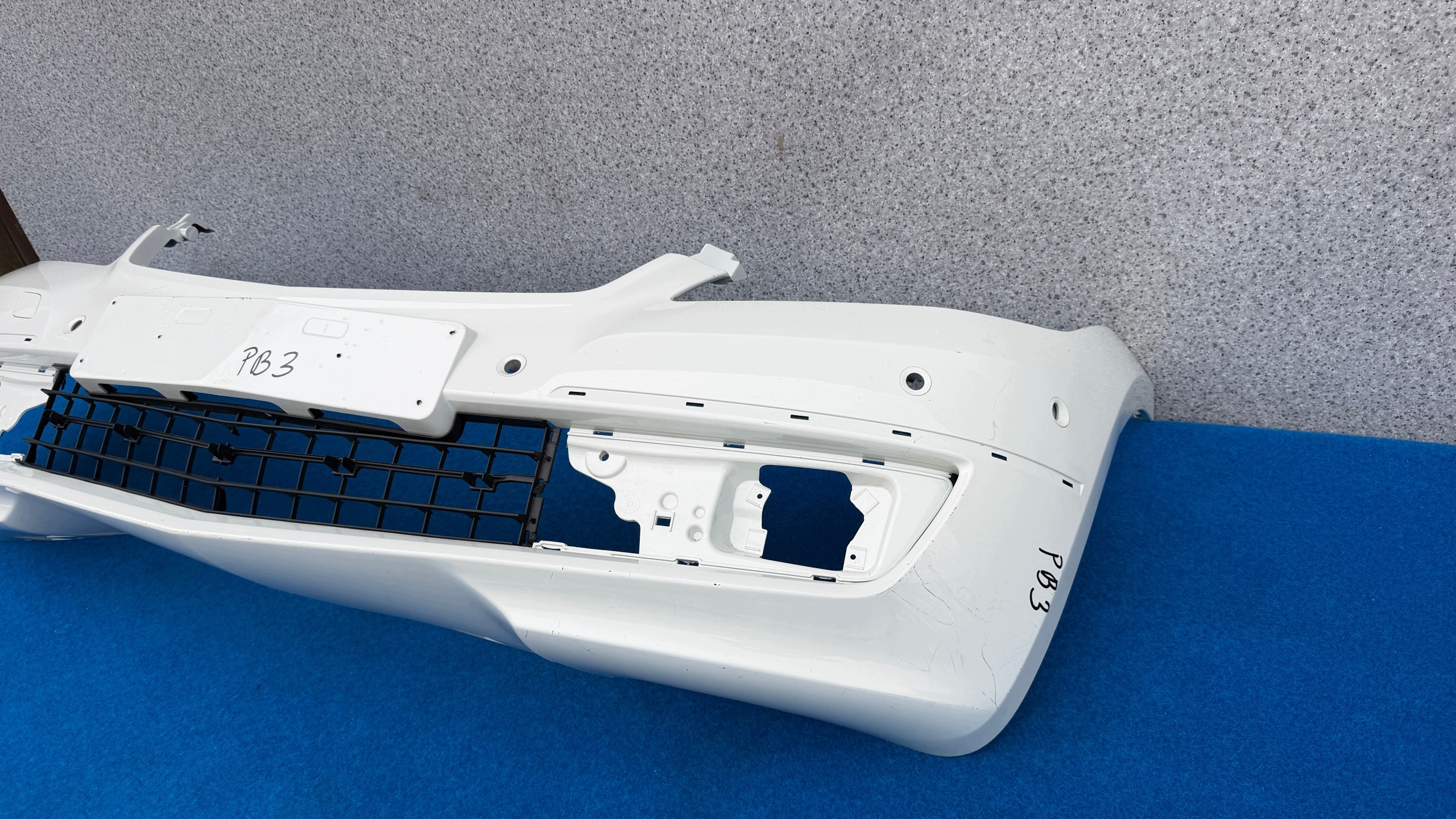 MERCEDES A-KLASA W169 LIFT bumper front 6XPDC + grid A1698857525 PB3
