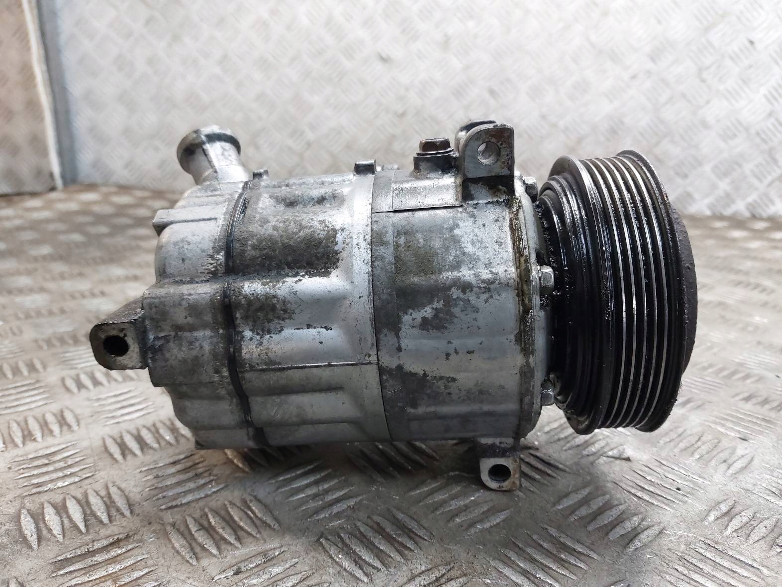 compressor compressor; of the air conditioning OPEL VECTRA C 24411249