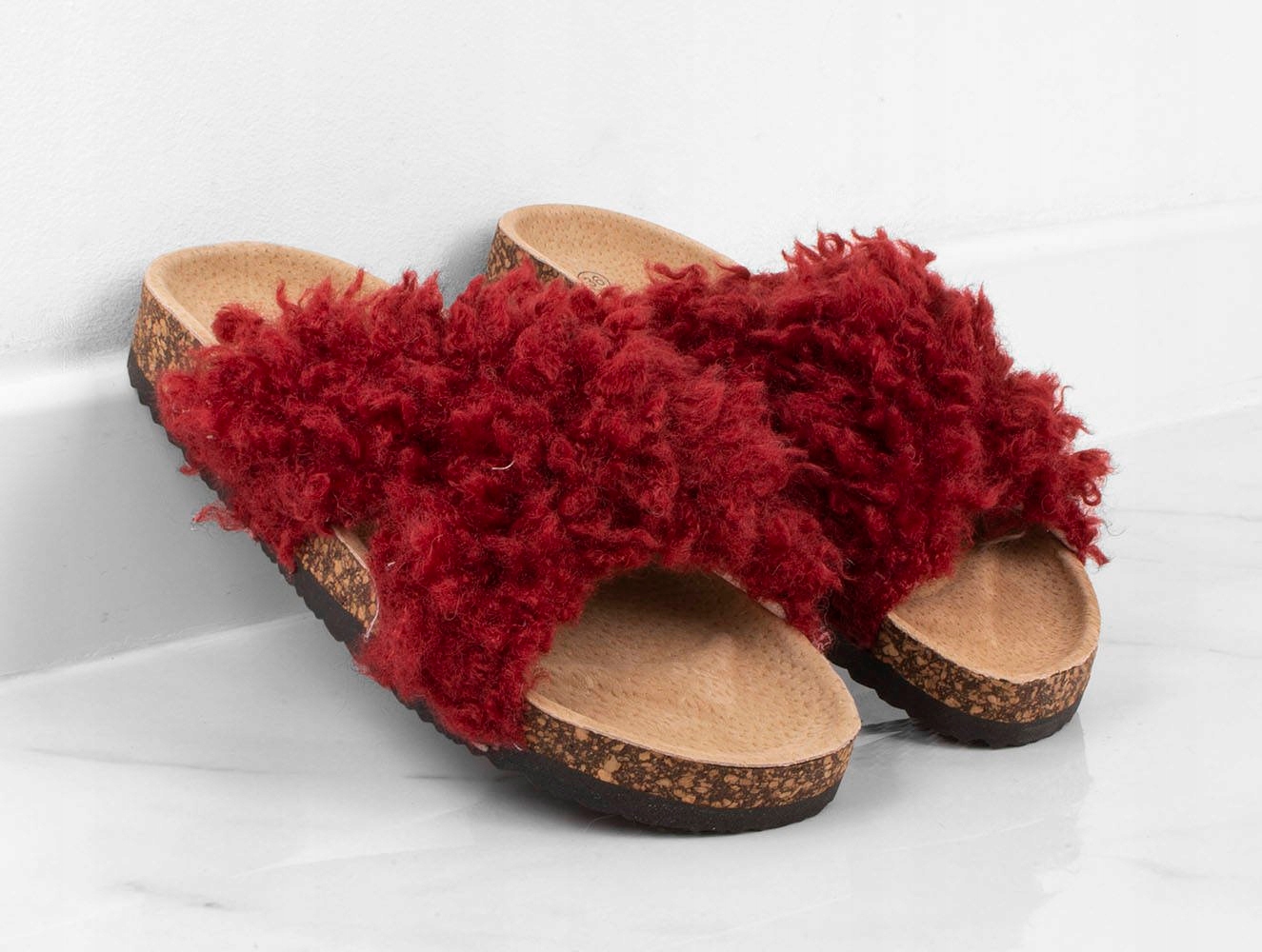 BORDOWE KAPCIE KLAPKI Z FUTERKIEM CIAPKI DOMOWE 37 Marka inna