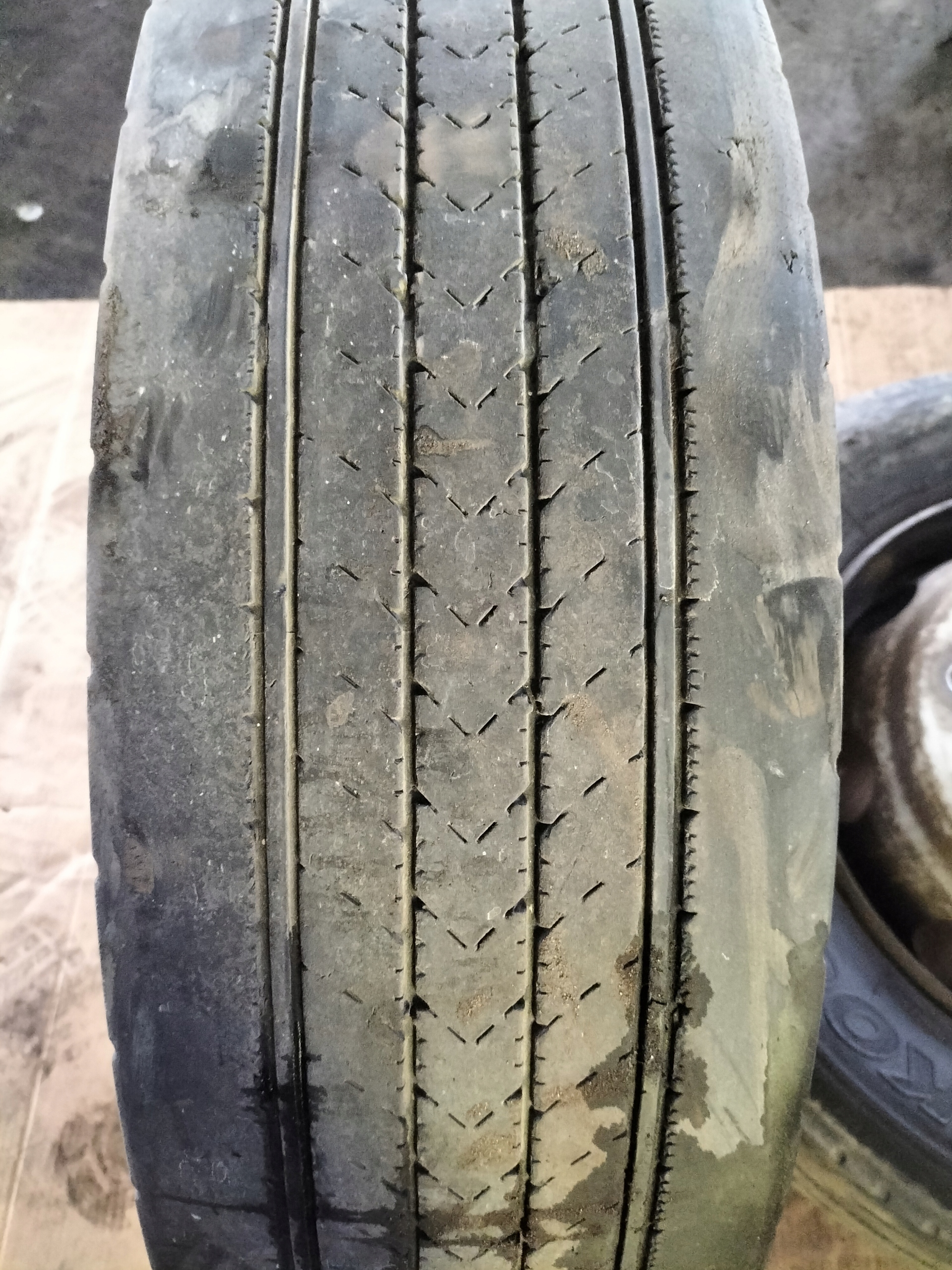 wheels IVECO HANKOOK AH11 245/70R19.5 2-SZT