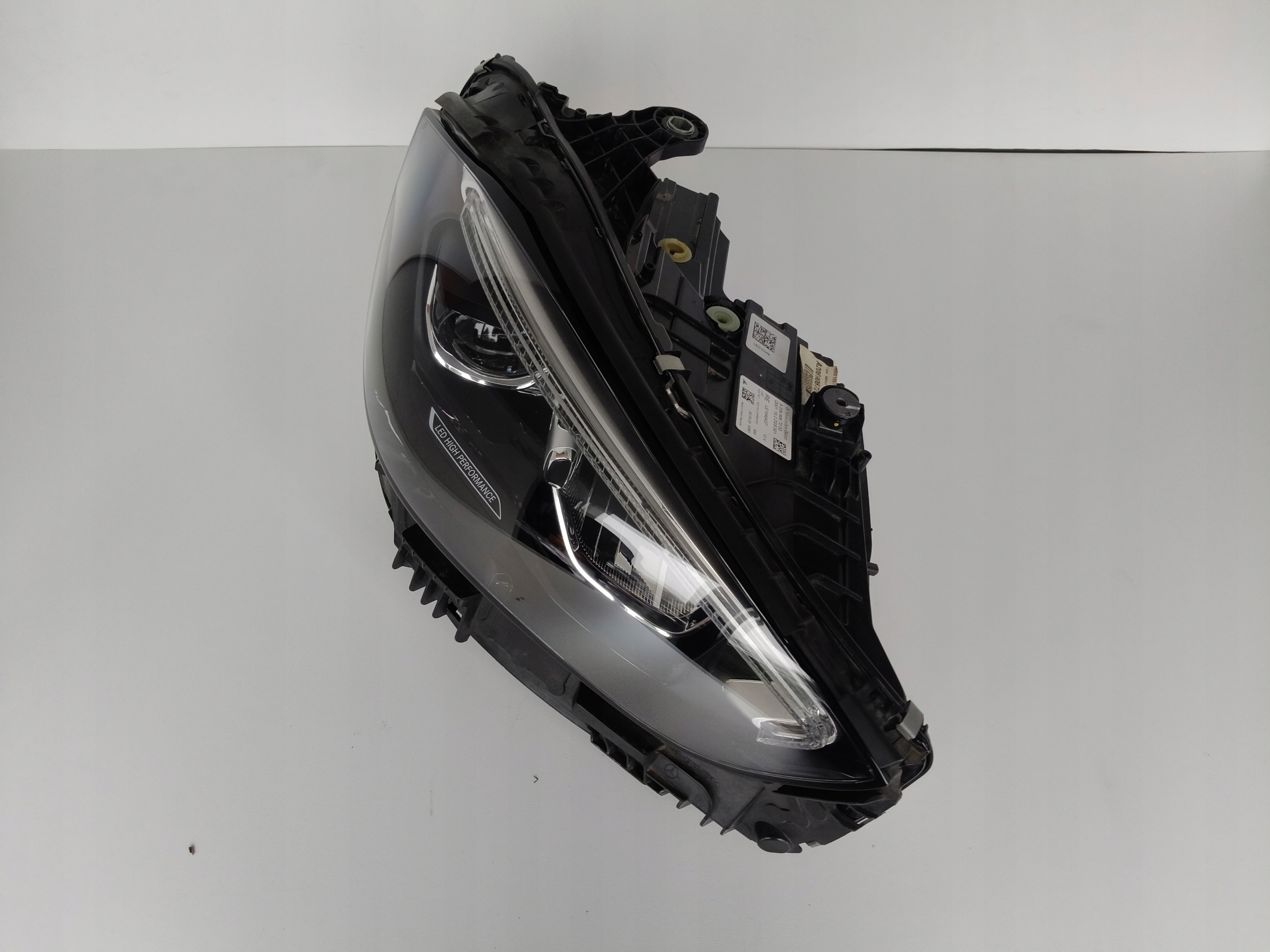light right REFLEKTOR MERCEDES C-KLASA W206 21- FULL LED HIGH PERFORMANCE