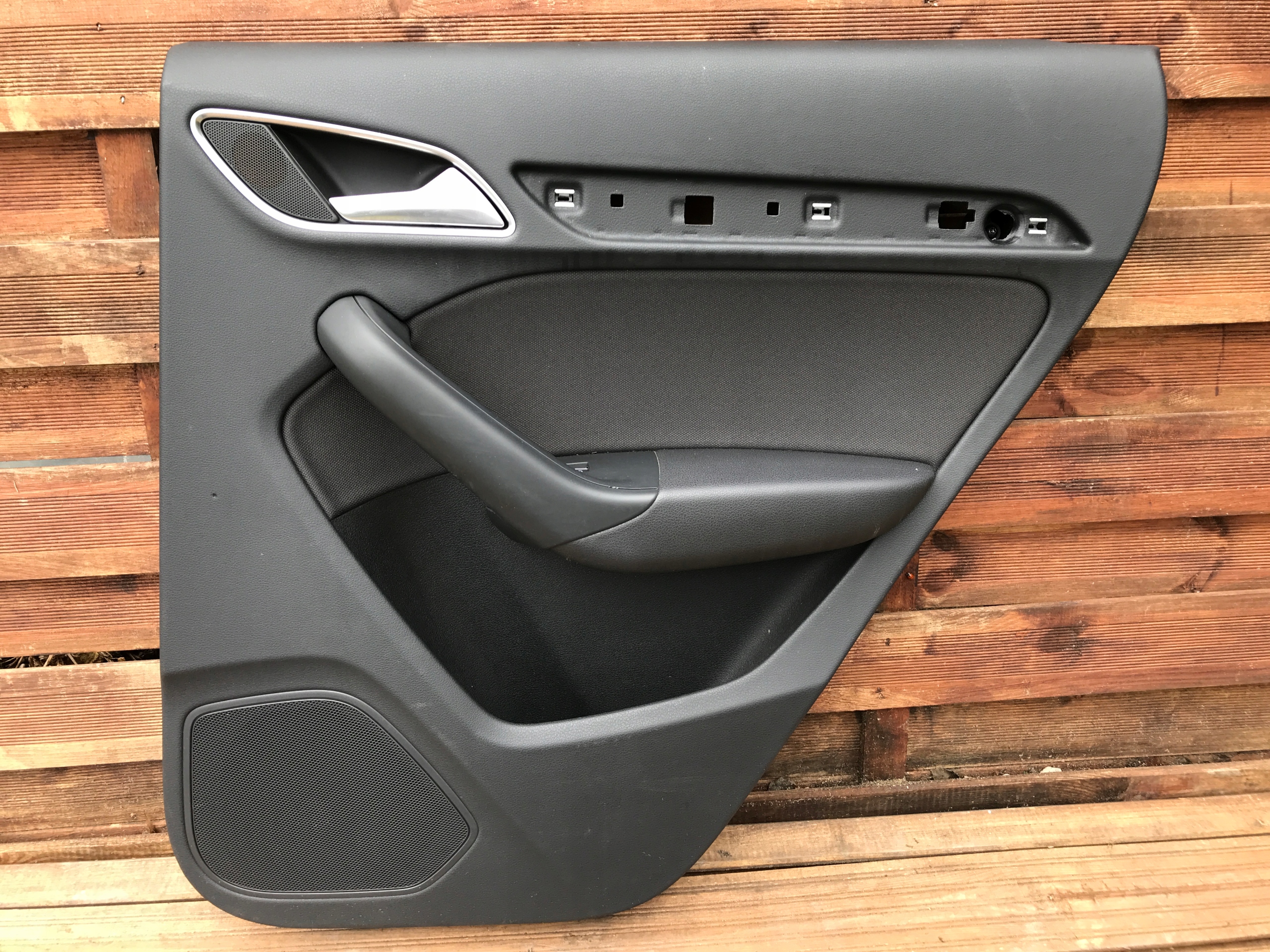 side door right rear part AUDI Q3 8U0867306
