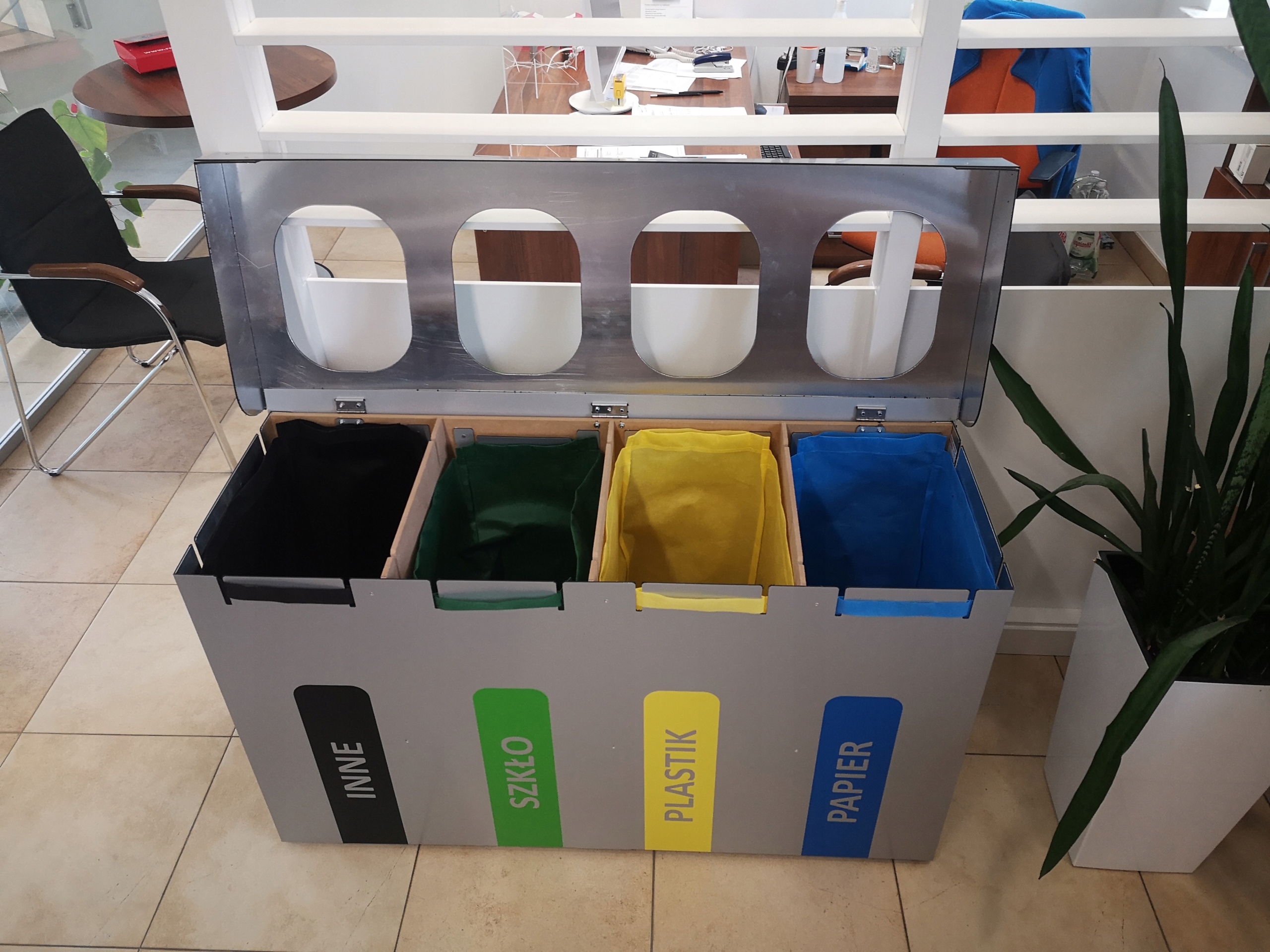 Kosz do segregacji 4 frakcje 80l Pojemność pojedynczego kosza 80 l