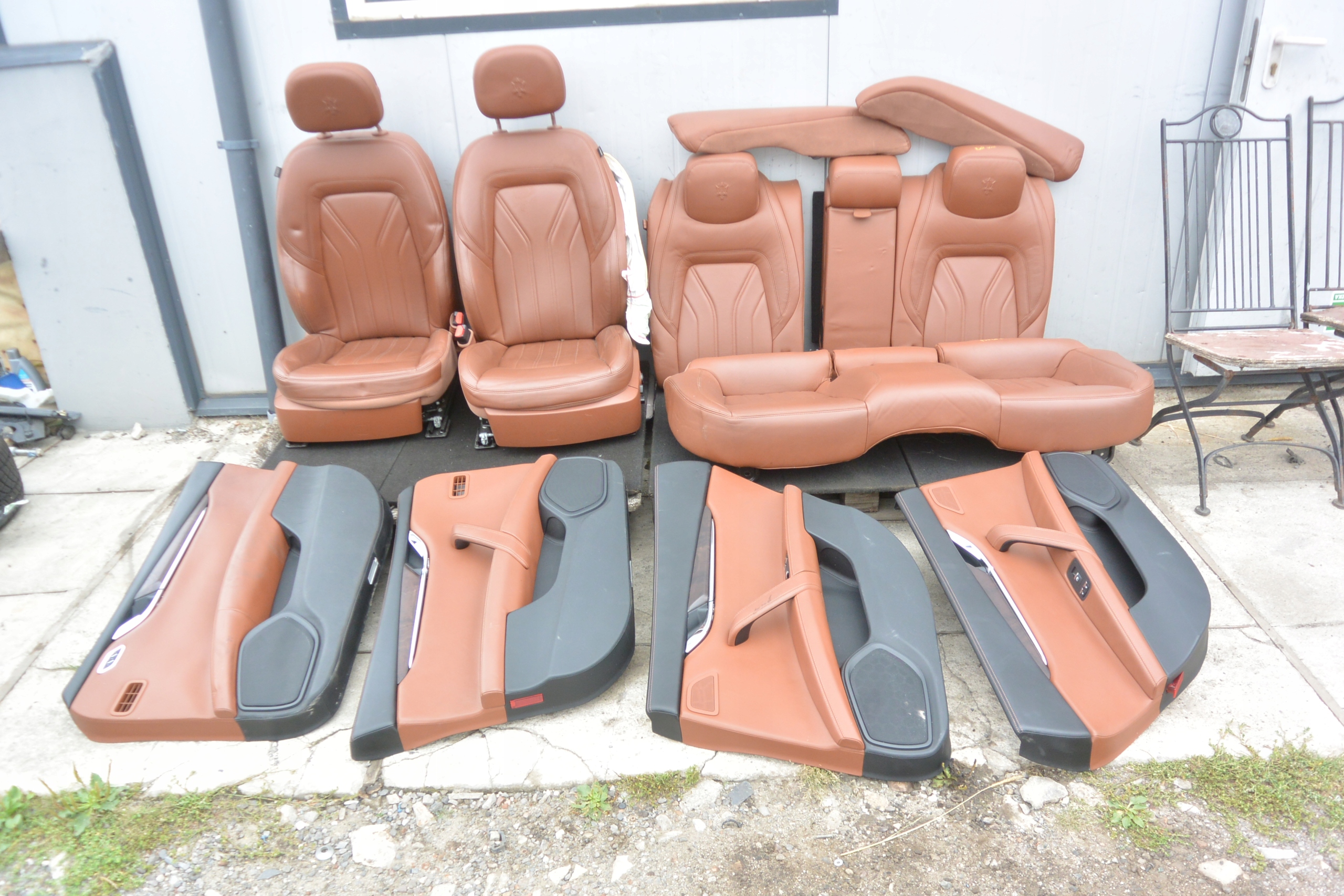MASERATI QUATTROPORTE VI seats side UK