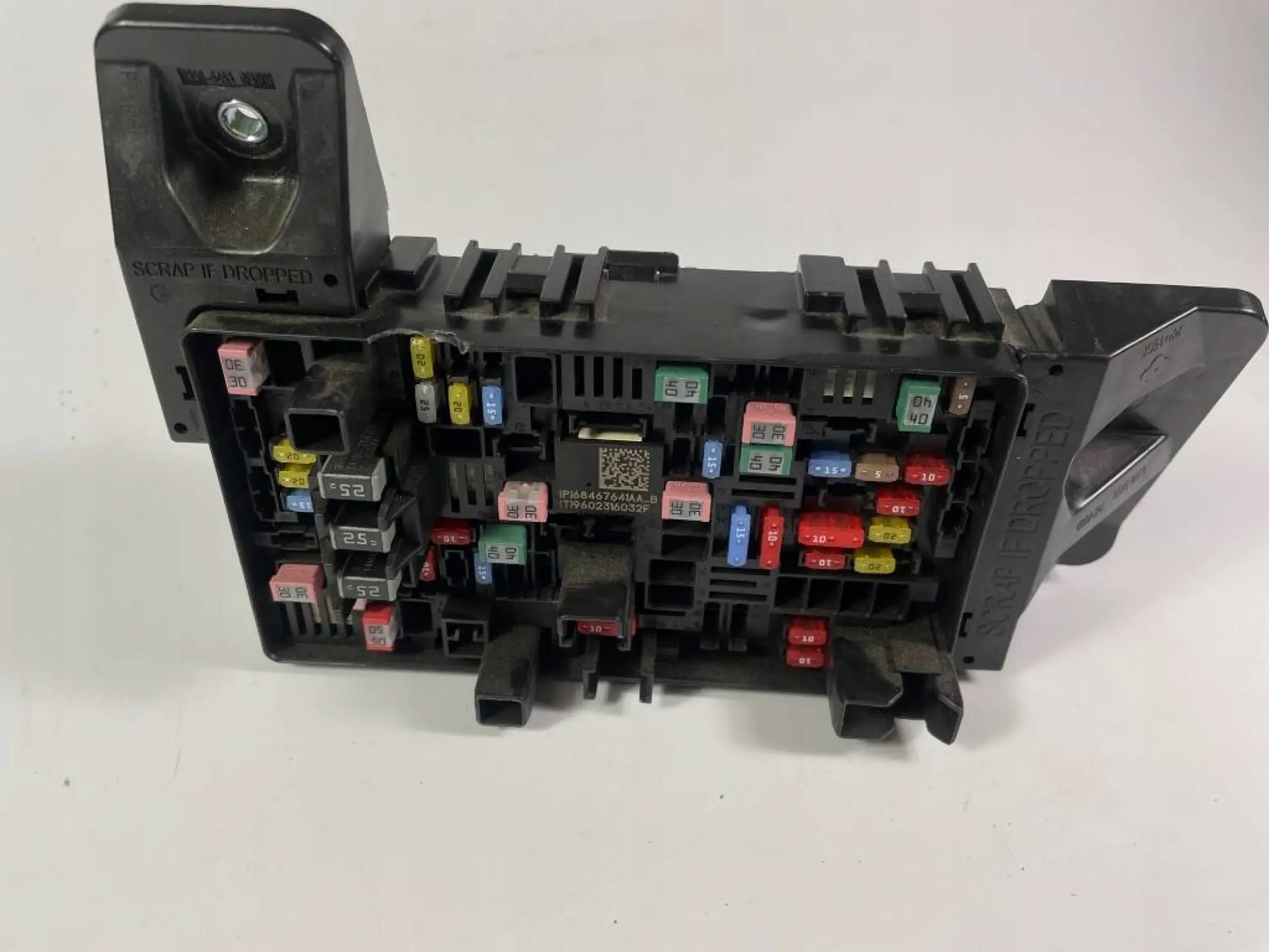 RAHMEN der Sicherungen RAM 1500 TRX 21-24