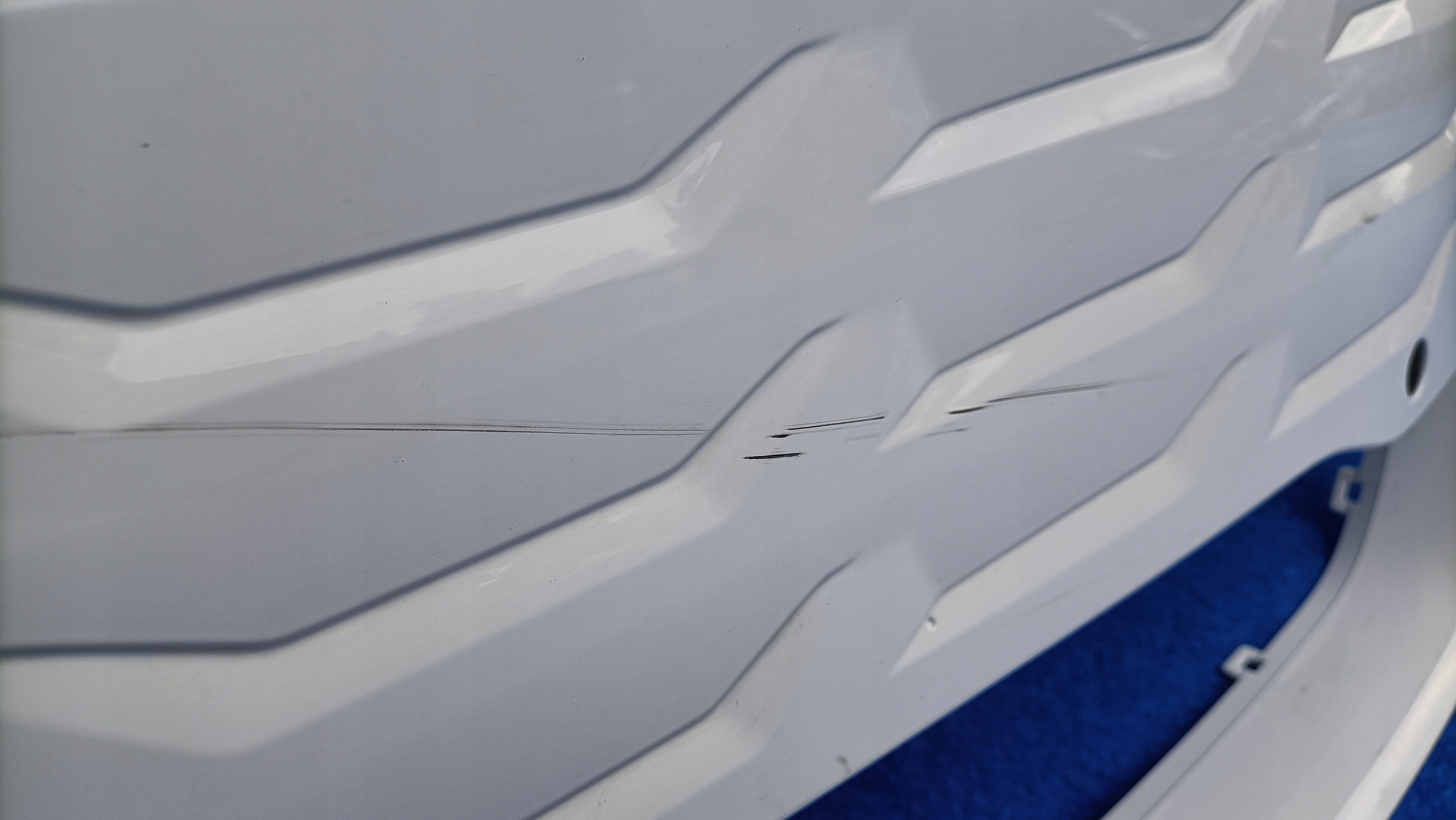 AUDI GT RS E-TRON Grille 4J3853653 K142/667