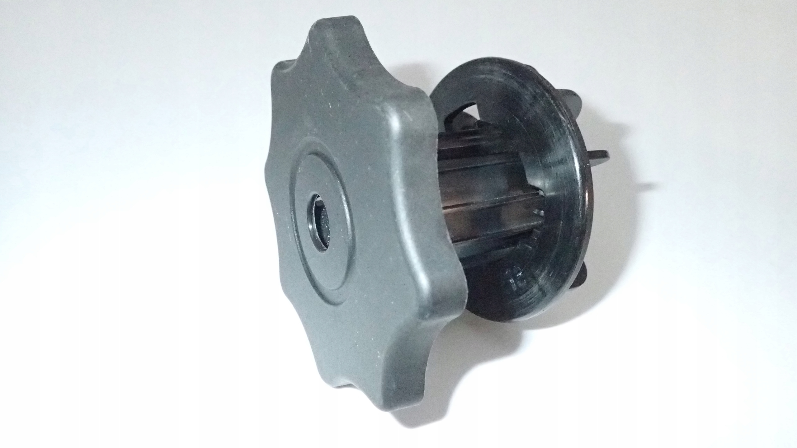 NAKRĘTKA ŚRUBY KOŁA ZAPASOWEGO A8 D4 4H 4H0803899