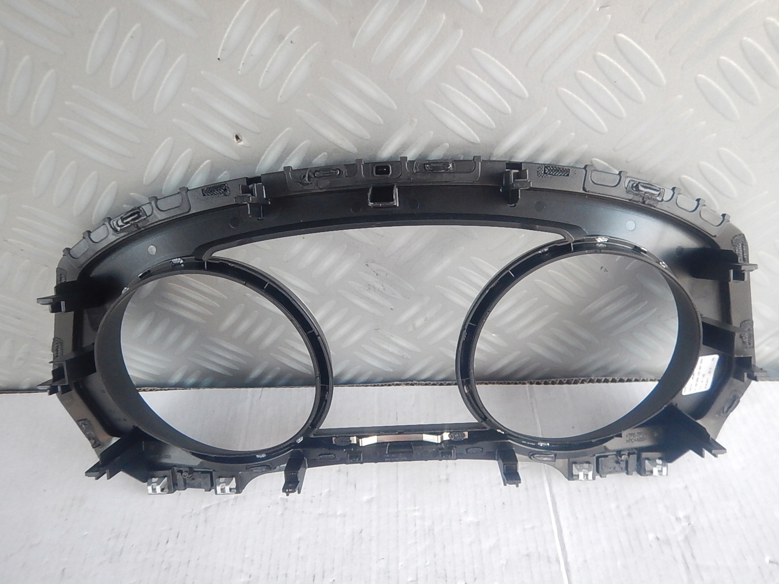 рамка защита счетчика volkswagen oe 3G1858366ATHTH