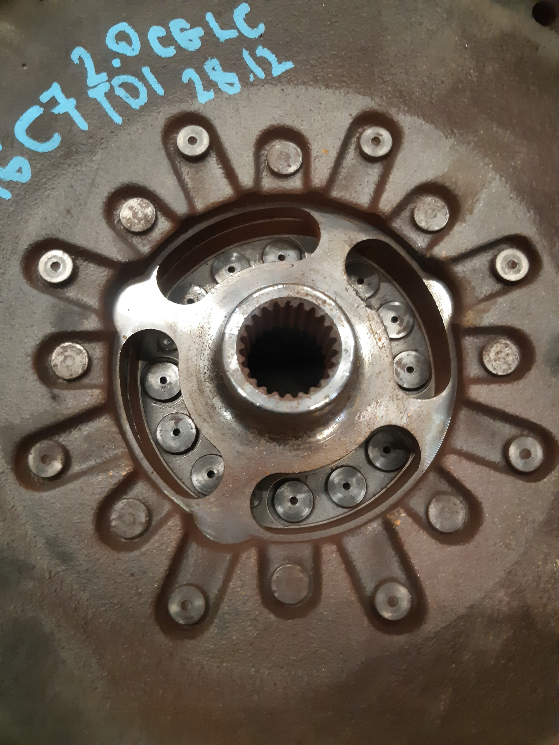 AUDI A6 C7 2.0 TDI wheel flywheel 0AW105317