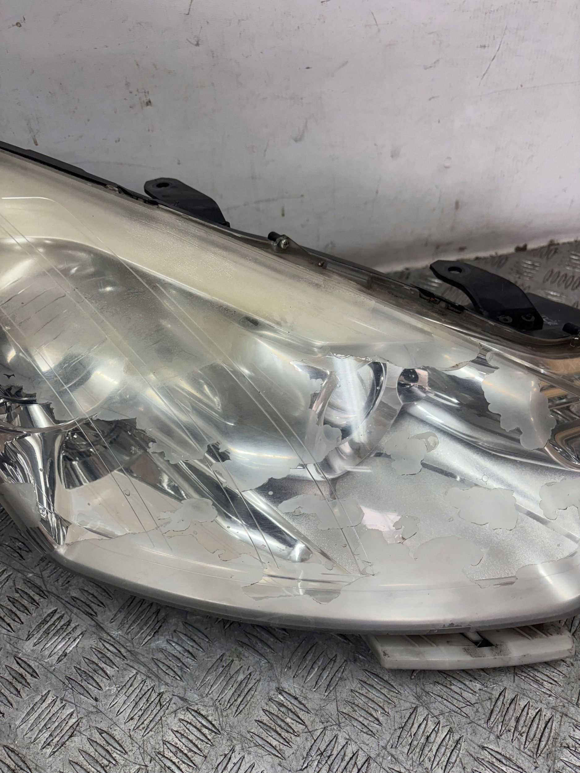 REFLEKTOR light right XENON CITROEN C-CROSSER