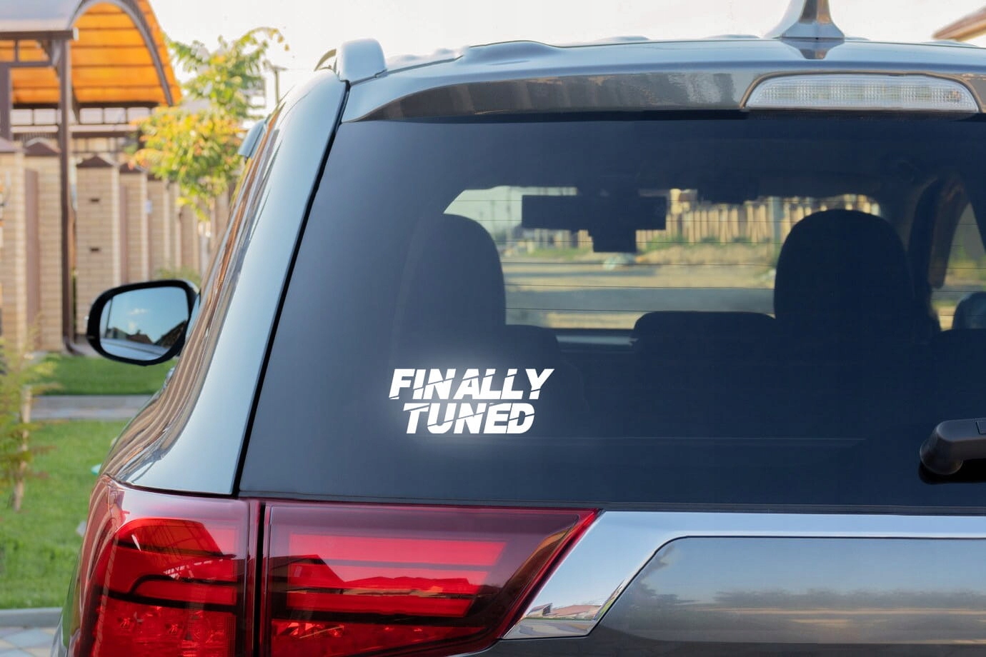 FINALLY TUNED - Naklejka na samochód na auto - ODBLASKOWA| HOLOGRAM Producent Inny