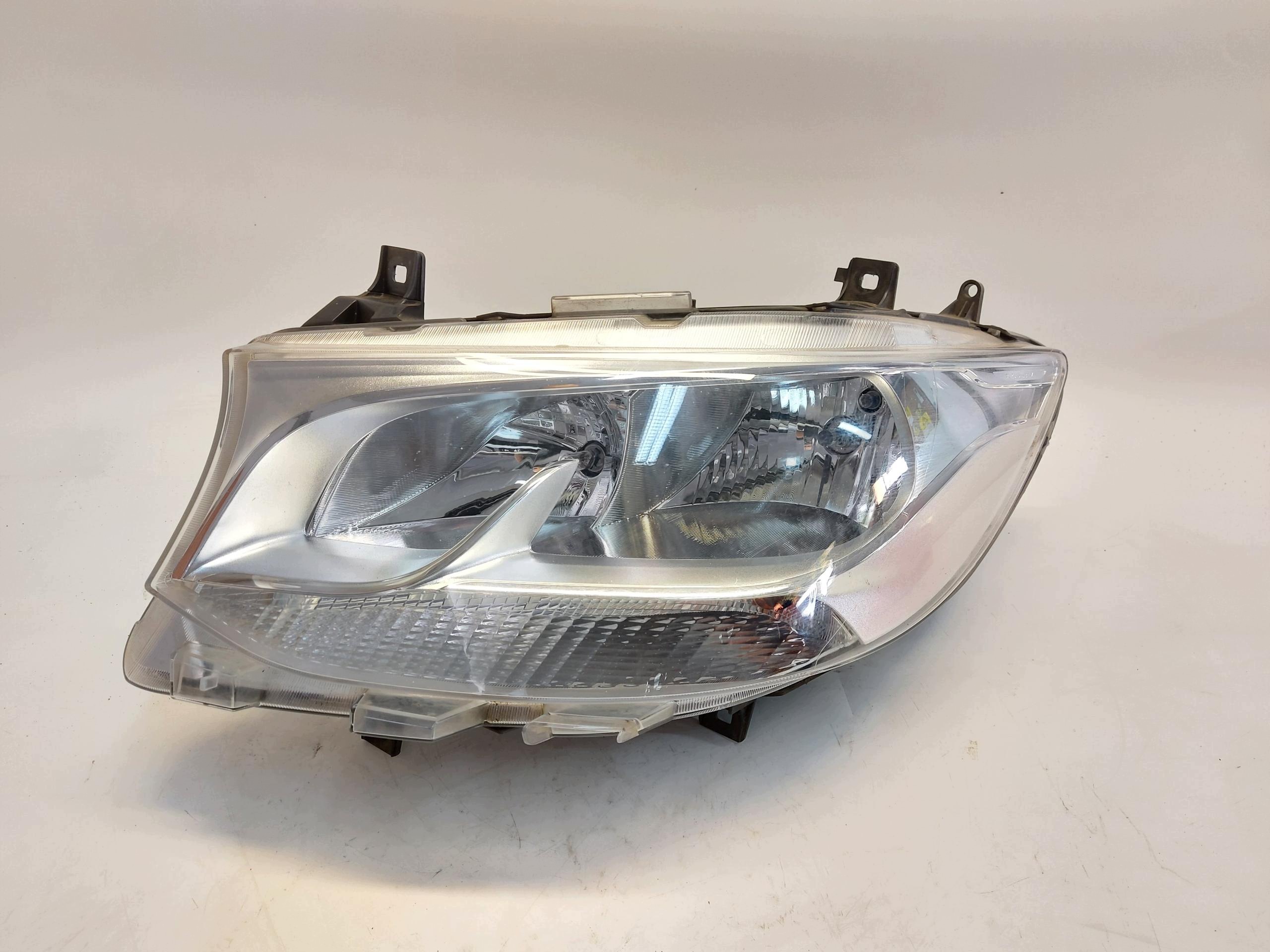 Mercedes Sprinter w907 2020, 2.1 CDI light front left H7 UK RHD