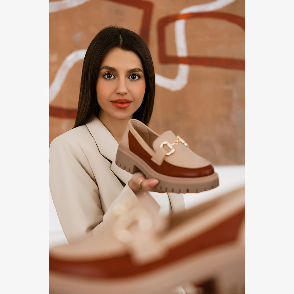 MOKASYNY DAMSKIE NA PLATFORMIE ZE SPRZĄCZKĄ r 40 Marka Casu