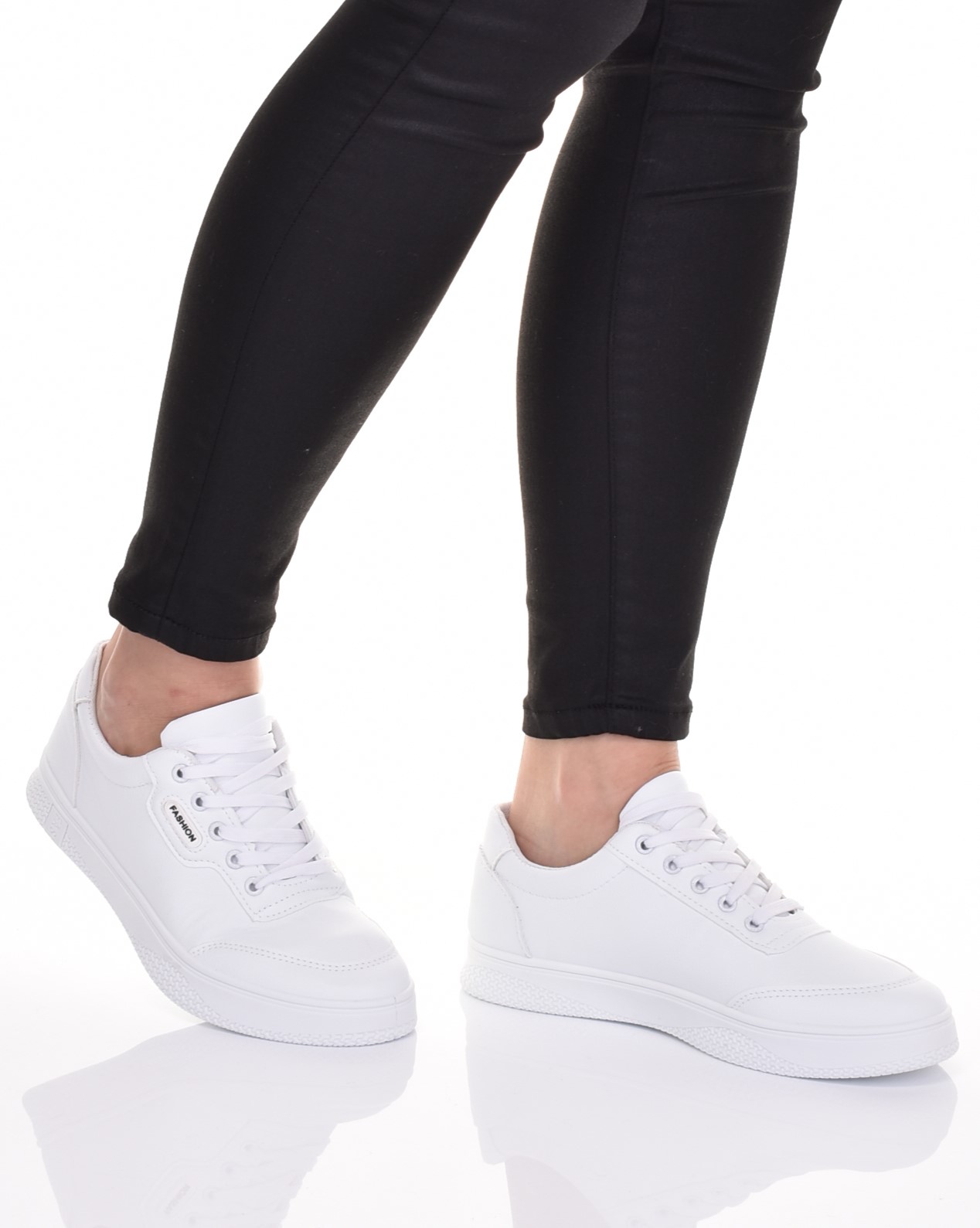 SPORTOWE BUTY DAMSKIE NISKIE TENISÓWKI SKÓRZANE BIAŁE Rozmiar 37