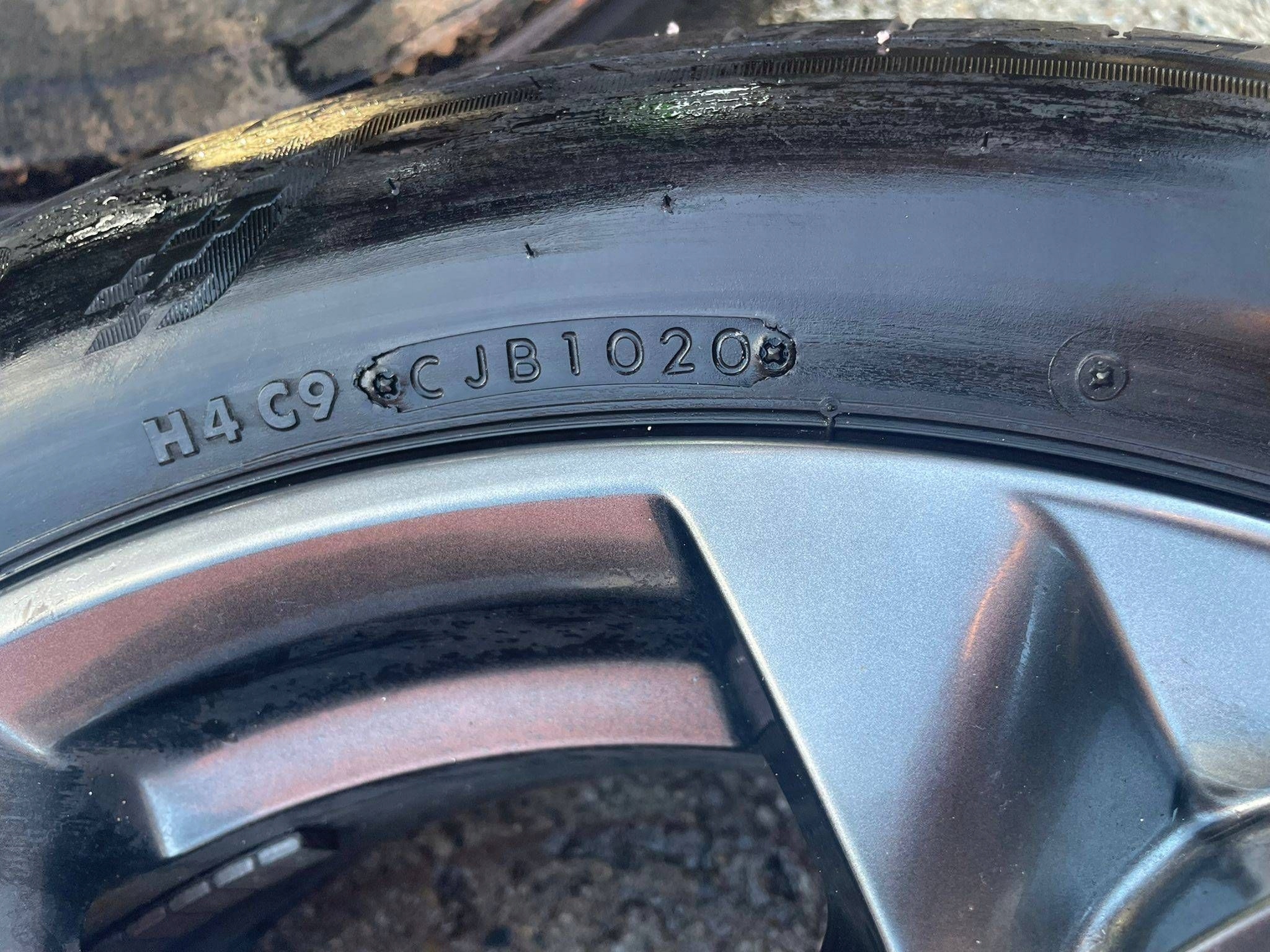 disky kola z Oponami Lato Bridgestone 215/55R18 Mazda MX-30 9965777080