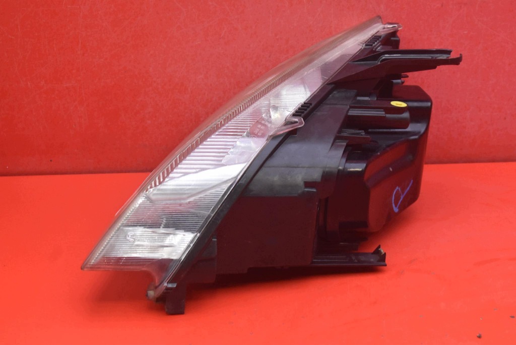 REFLEKTOR right light front XENON EU 270606 FORD FOCUS C-MAX MK1 03-07