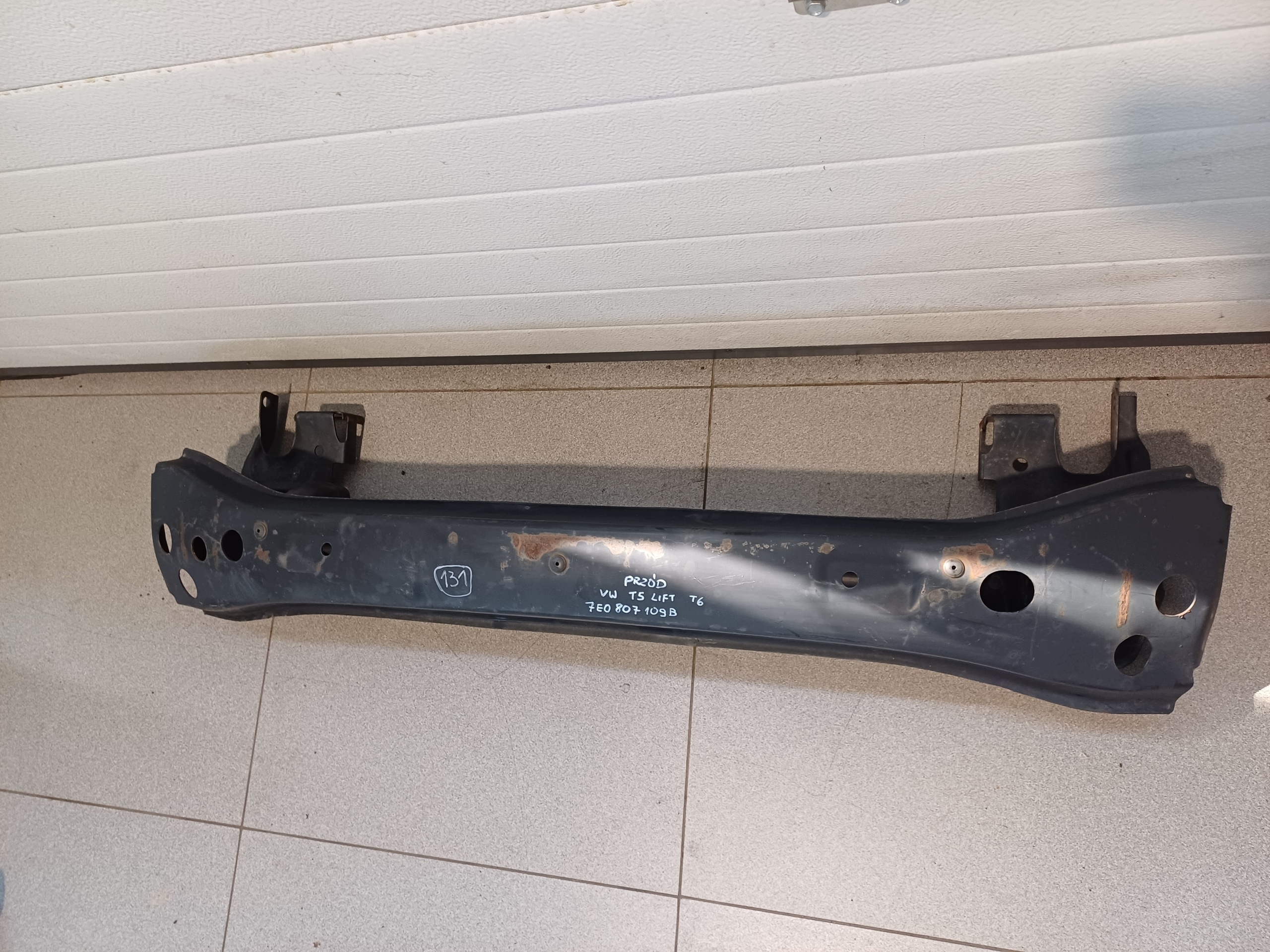 výstuha predok predná VW T5 LIFT T6 7E0807109B
