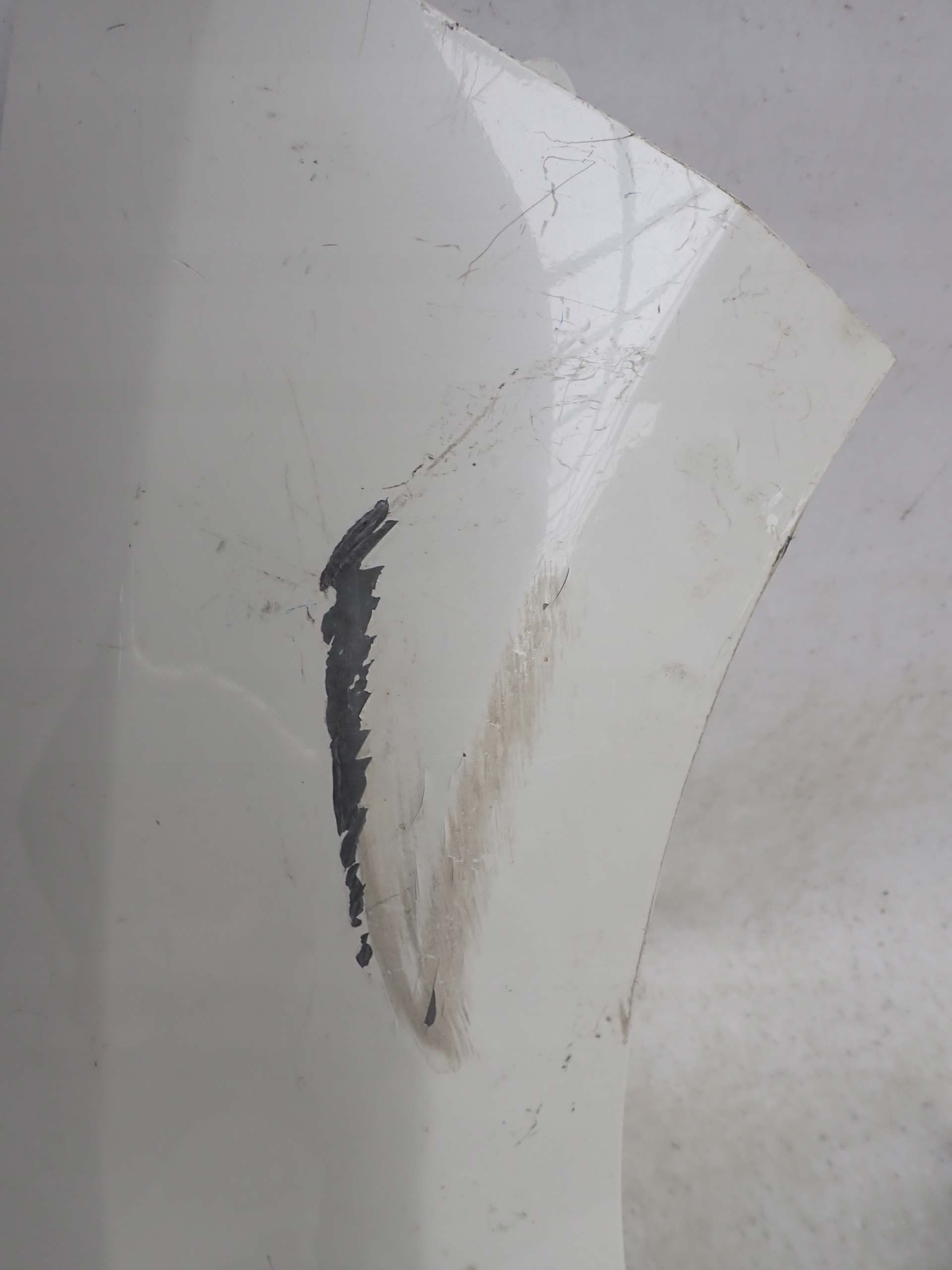 NISSAN LEAF and 10- fender right front front