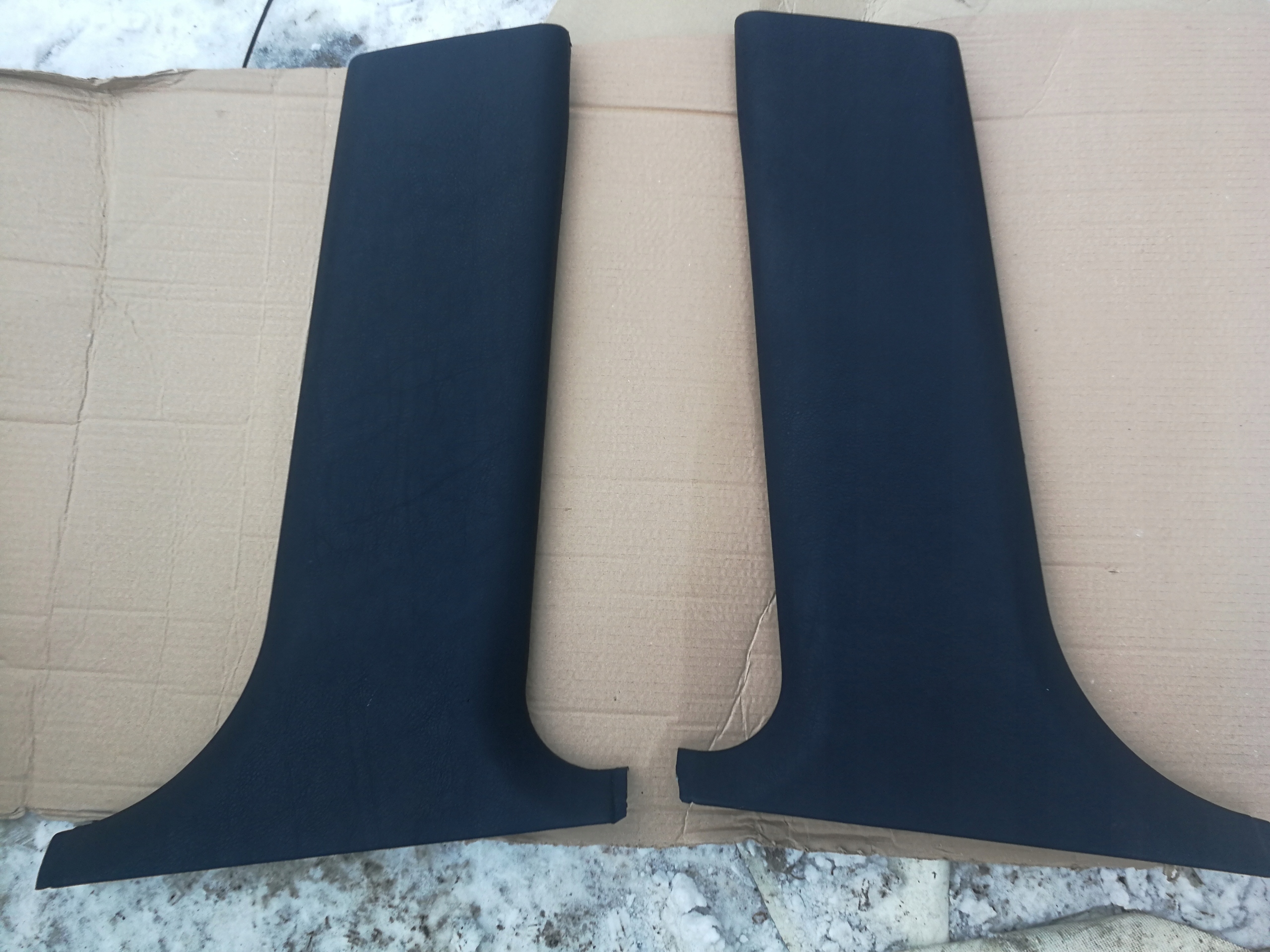 OSŁONA SŁUPKA ŚRODKOWEGO DOLNA B BMW E38 PRAWA