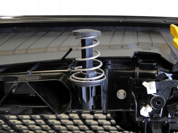 MERCEDES GLA H247 247 ODBÓJ SPRĘŻYSTY MASKI