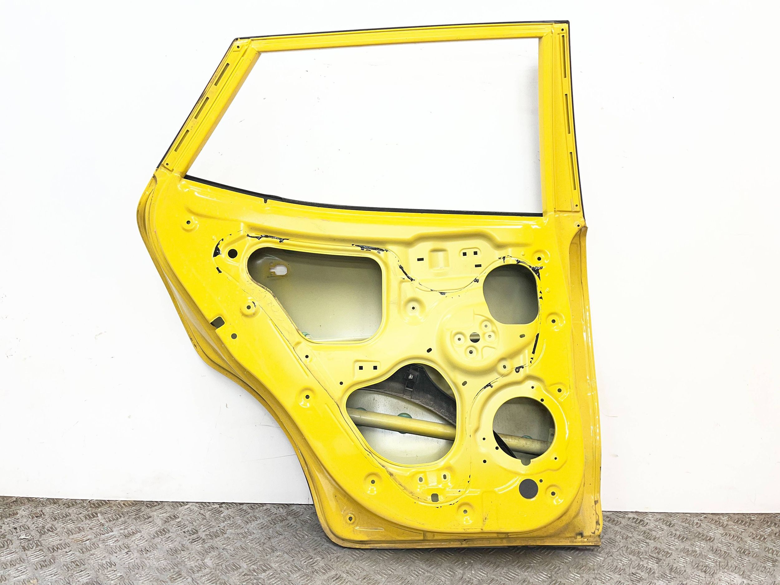 door rear part rear. left KIA Stonic 17