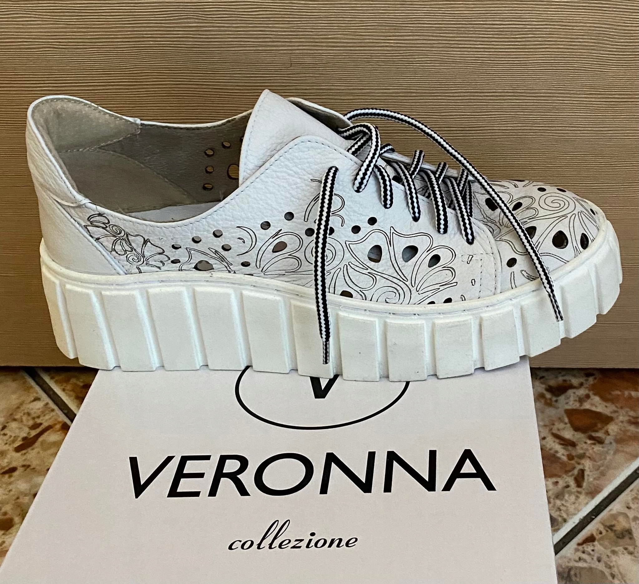 Dámské bílé tenisky Veronna vel 36