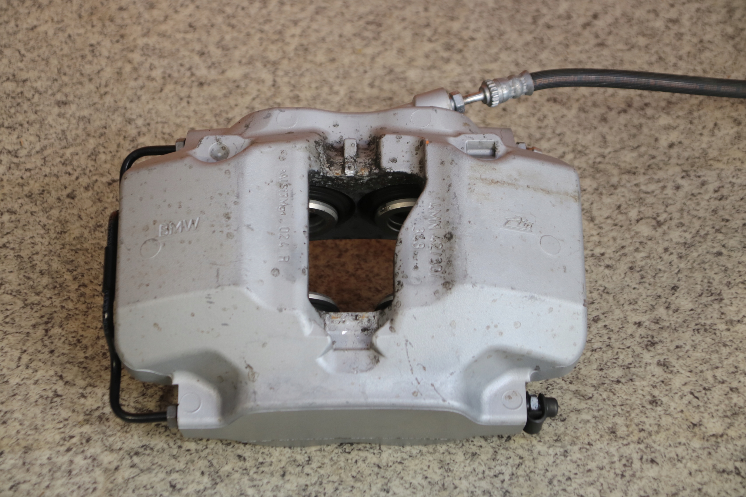 BMW G20 G21 caliper brake right front 6885840 42/30/348