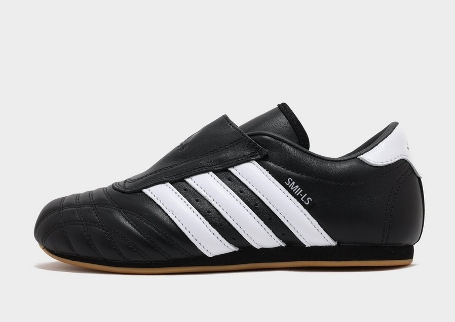 Dámské boty Módní pohodlné tenisky Adidas aekwondo JQ4775 vel. 39 1/3