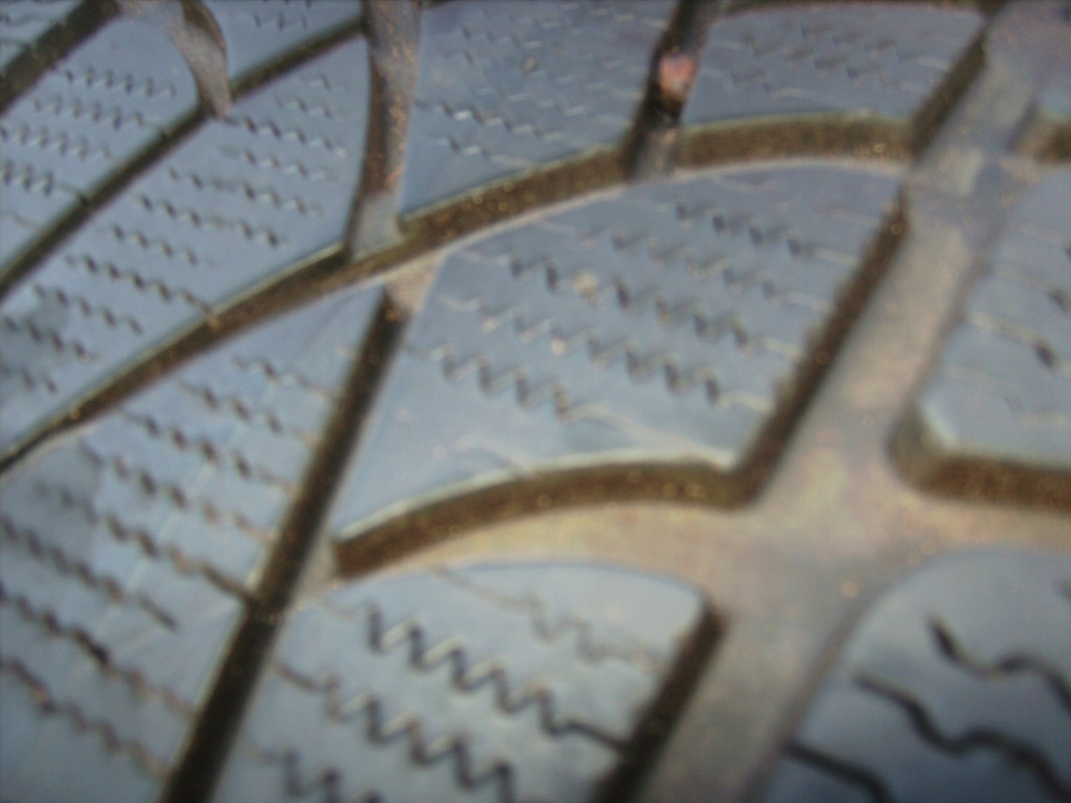 OPONY ZIMOWE DUNLOP 255/45 R20 !!! (R649) Liczba opon w ofercie 2 szt.